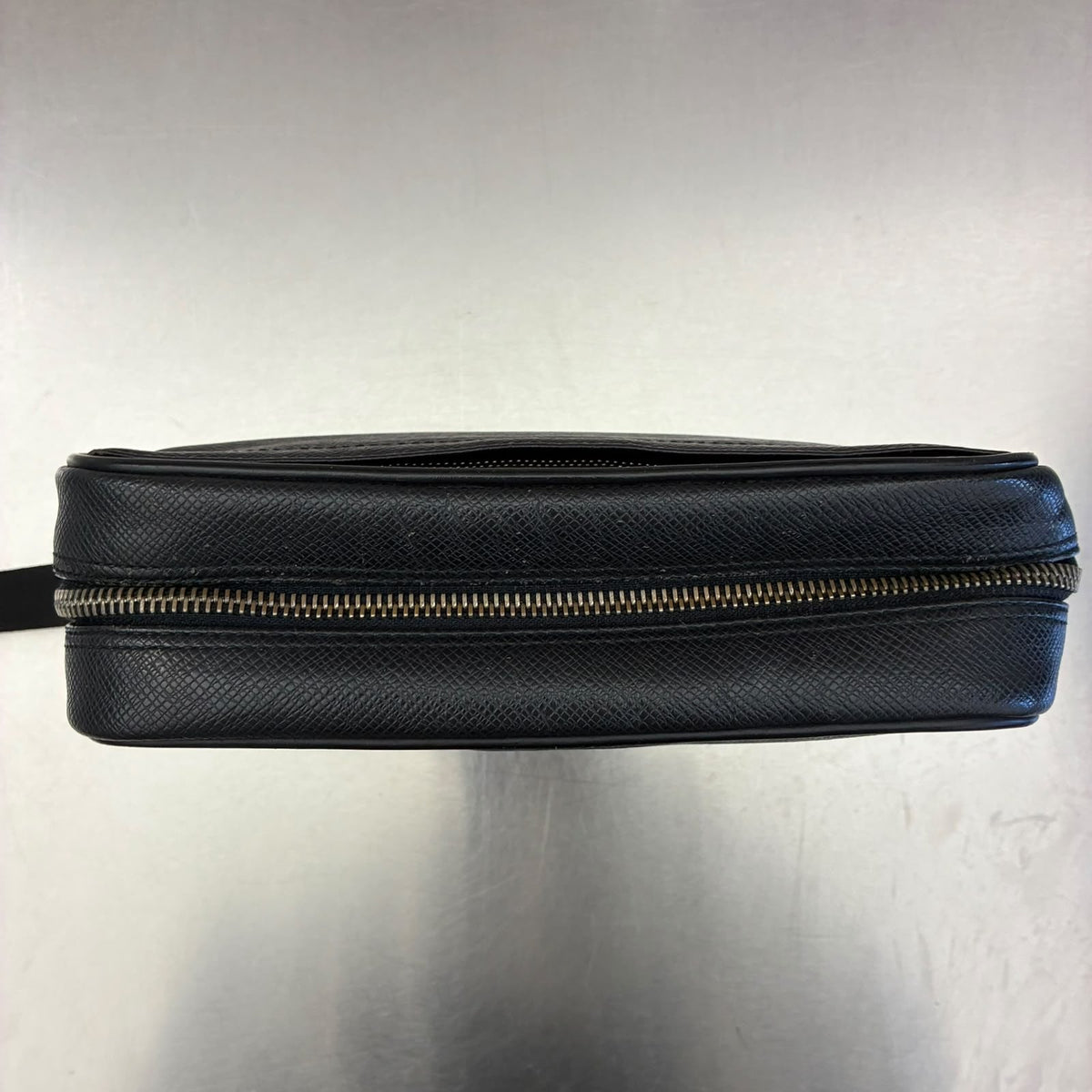 Louis Vuitton Karga Taiga