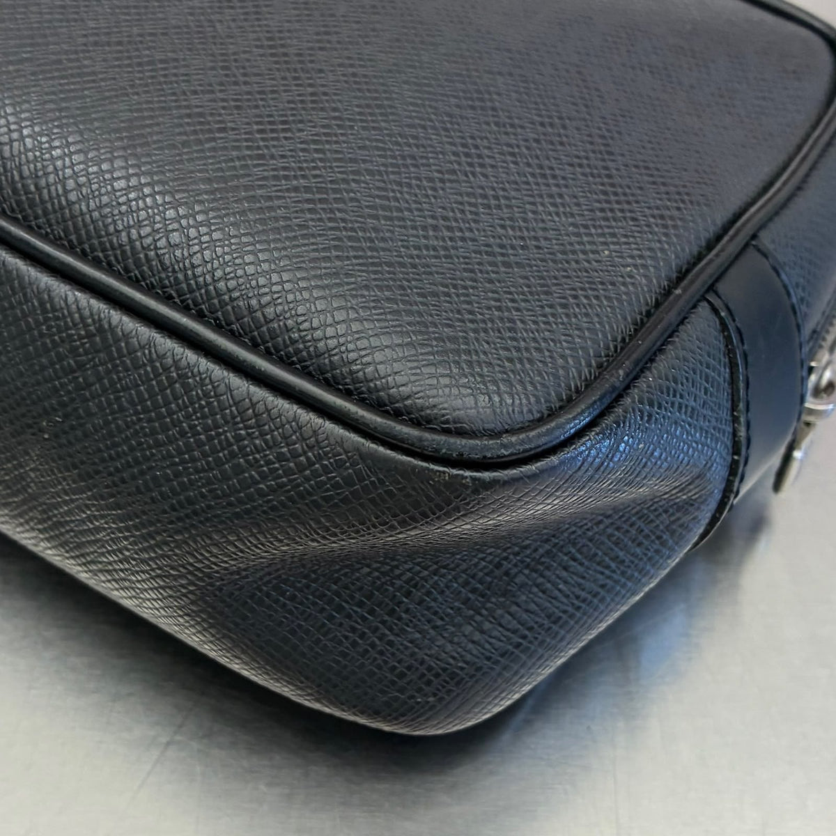 Louis Vuitton Karga Taiga