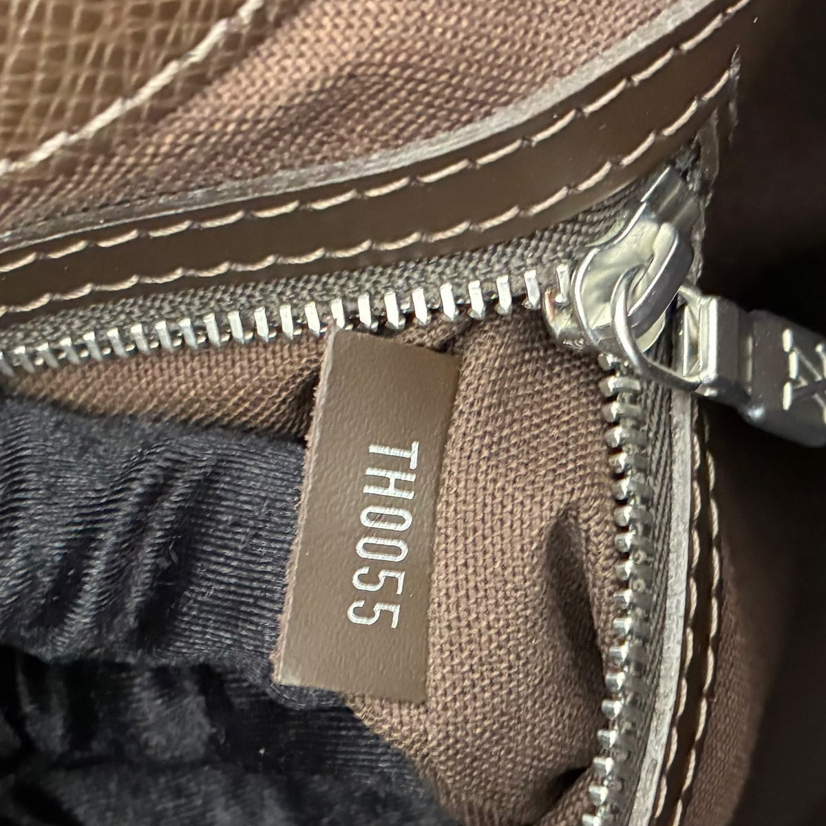 Louis Vuitton Kasbek PM Taiga