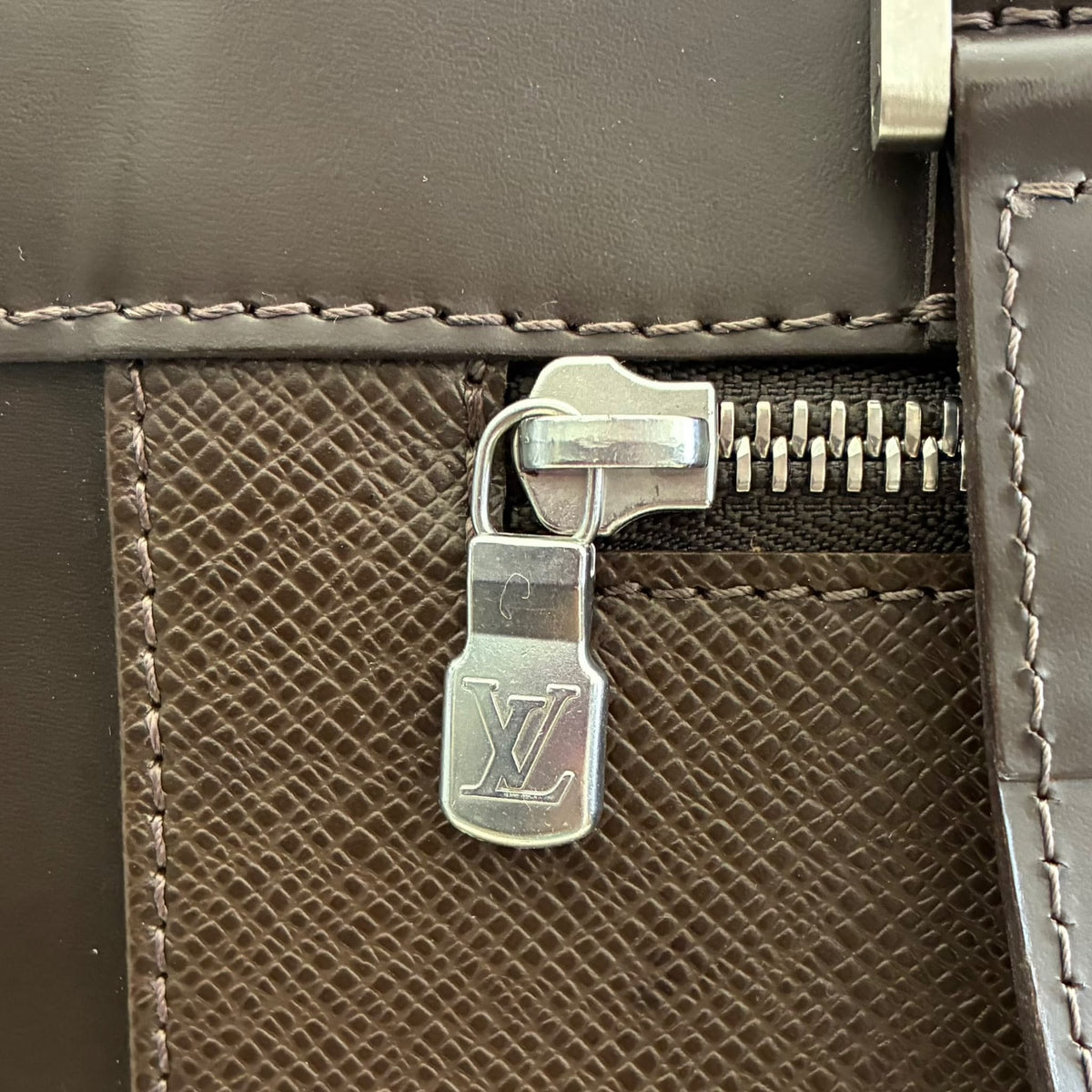 Louis Vuitton Kasbek PM Taiga