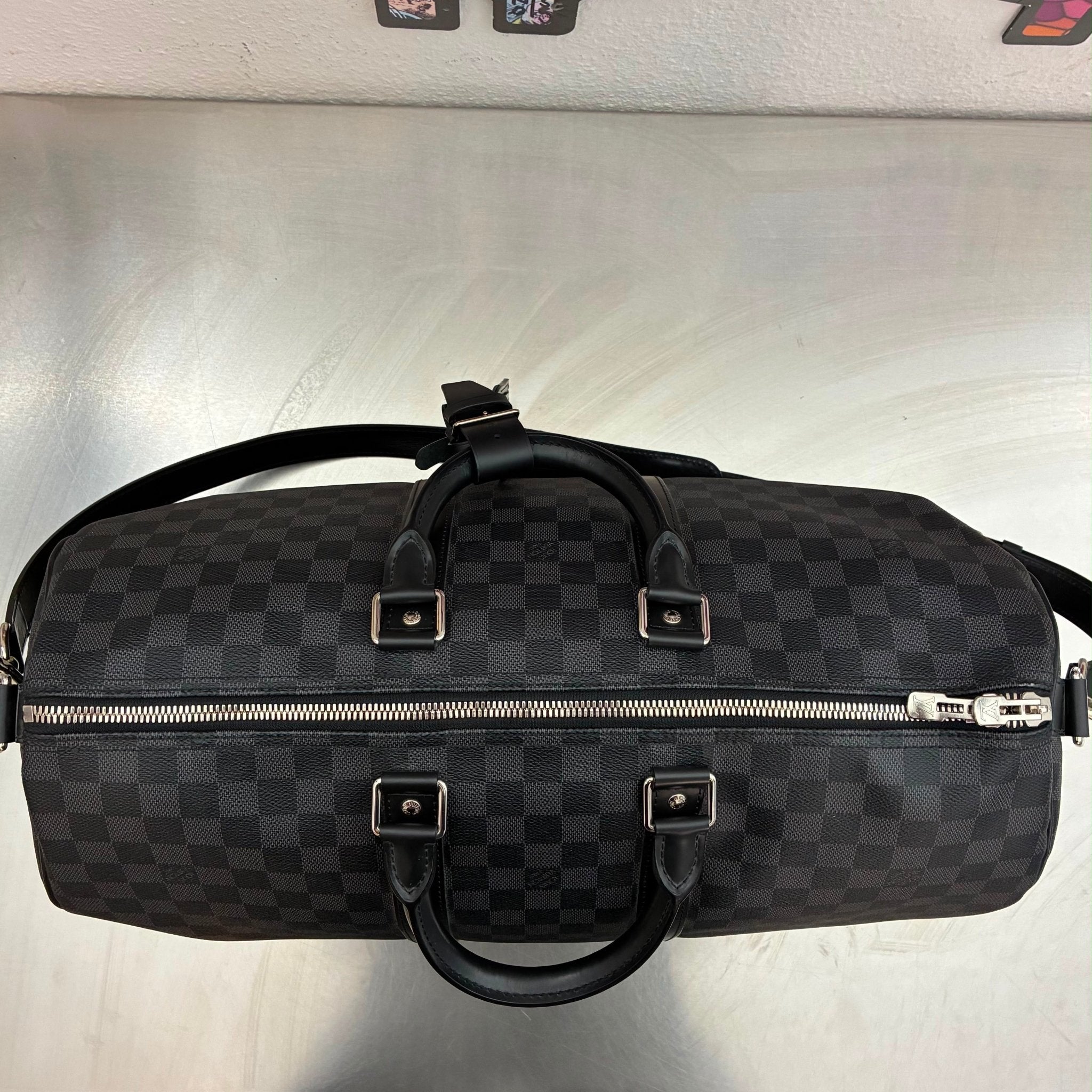 Louis Vuitton Keepall 45 mit Schulterriemen
