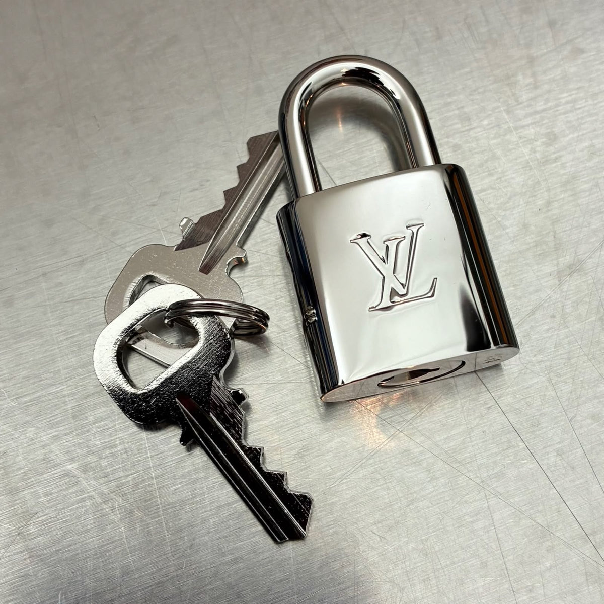 Louis Vuitton Keepall 50 Escale M45117
