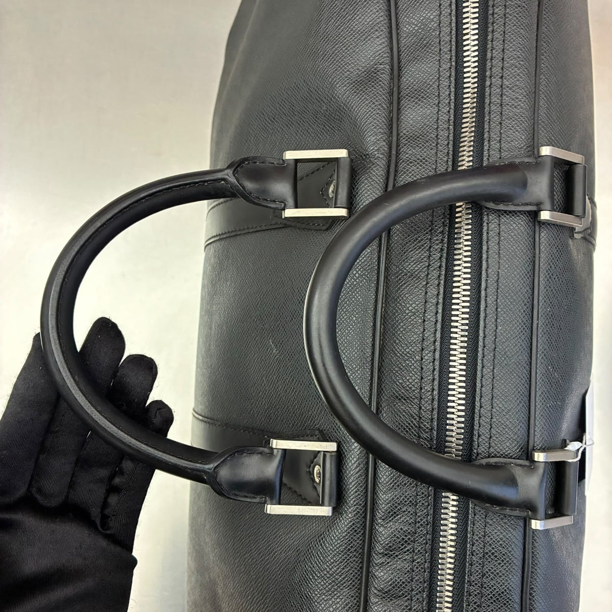Louis Vuitton Kendall GM Taiga