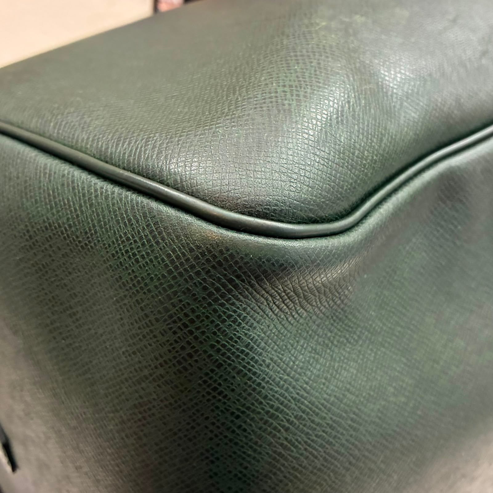 Louis Vuitton Kendall GM Taiga