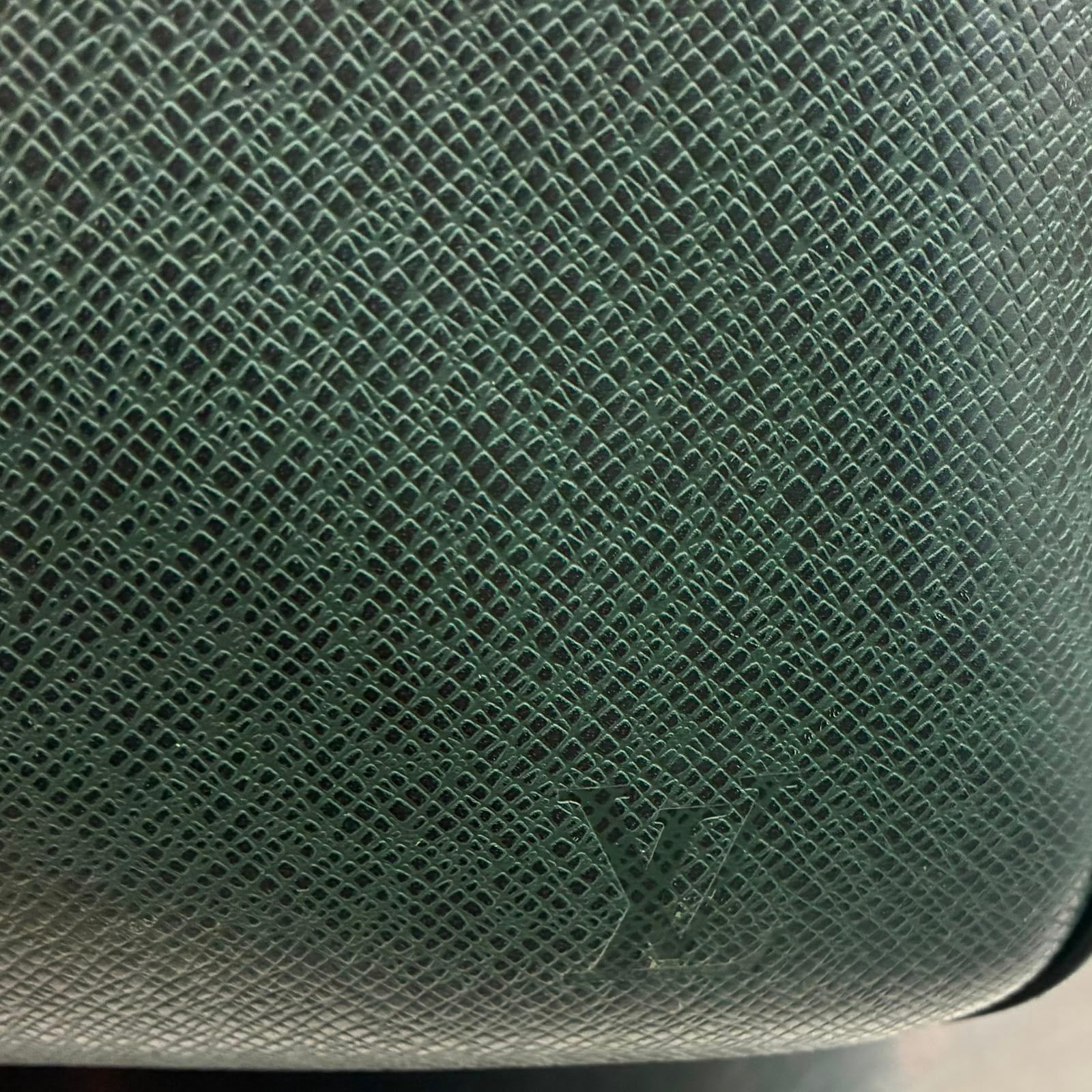 Louis Vuitton Kendall GM Taiga