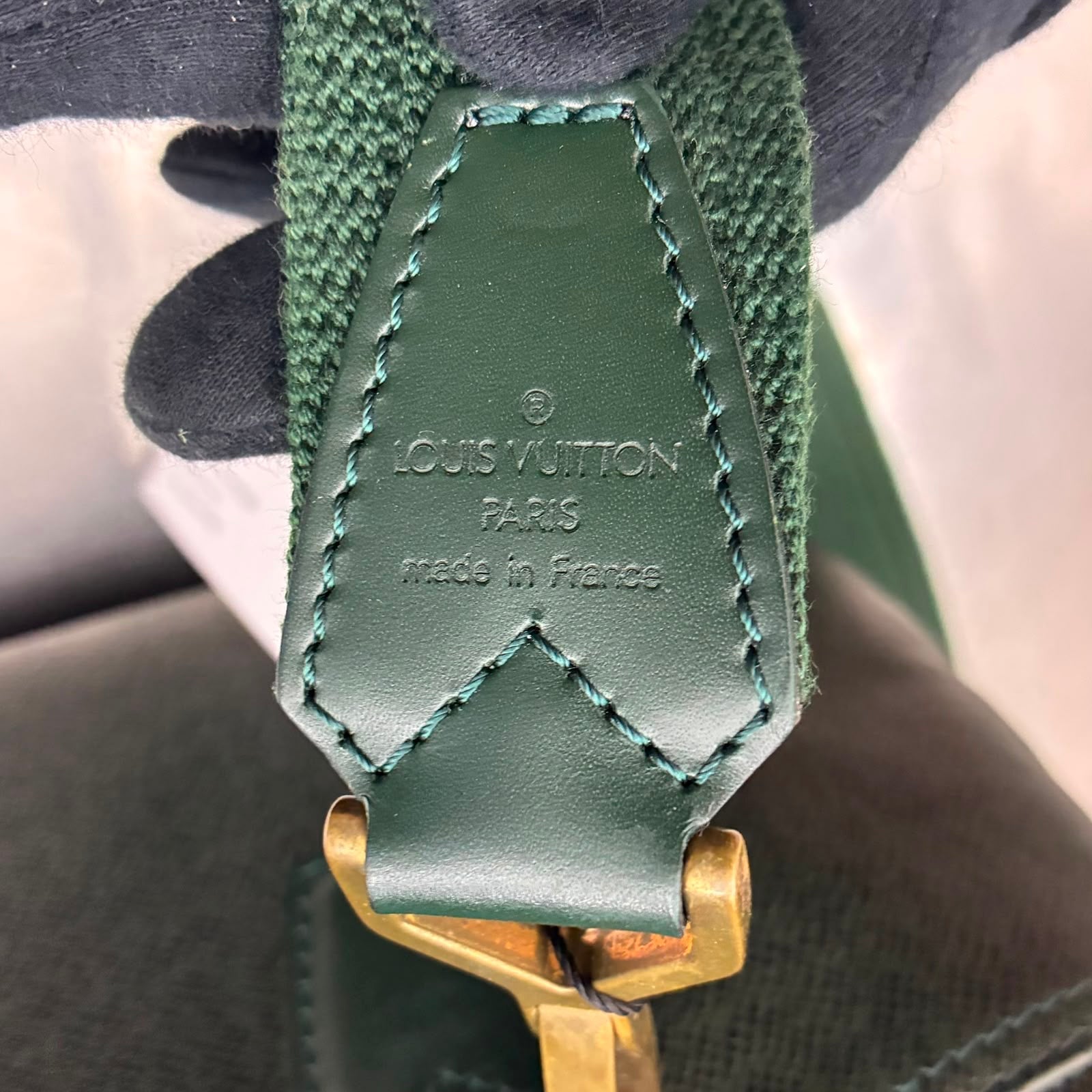 Louis Vuitton Kendall GM Taiga