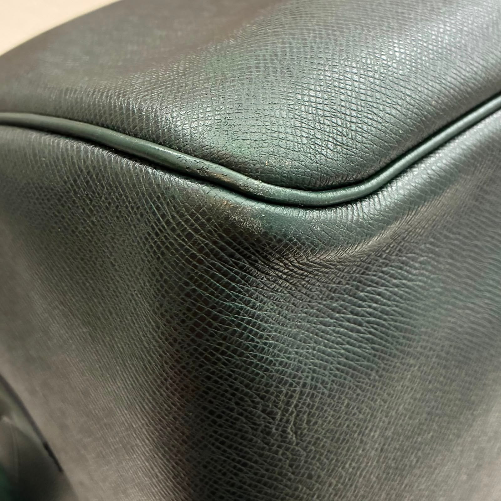 Louis Vuitton Kendall GM Taiga