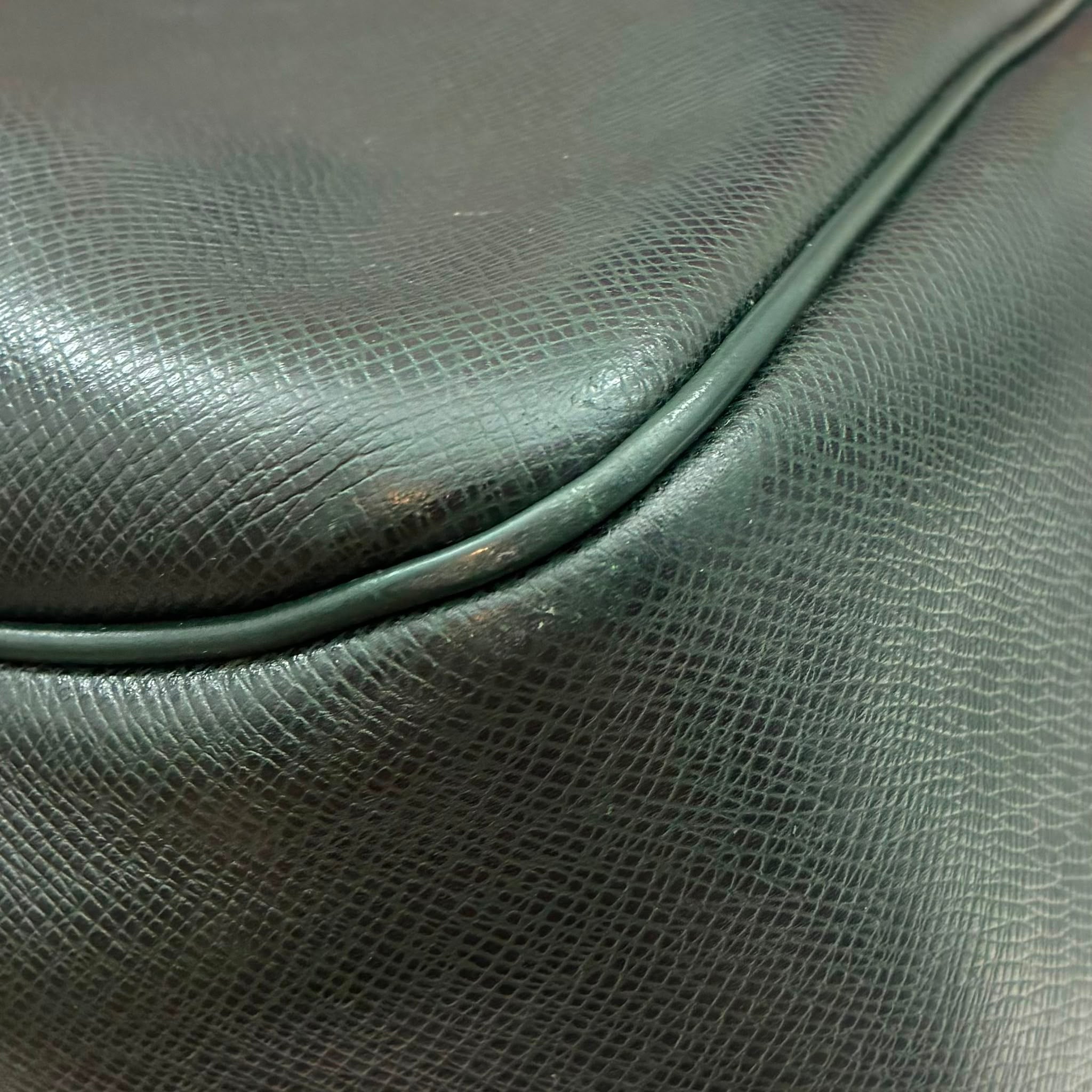 Louis Vuitton Kendall GM Taiga