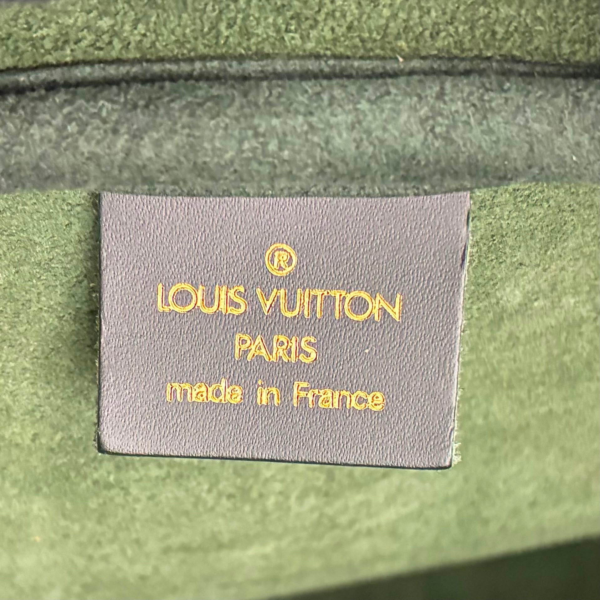 Louis Vuitton Kendall GM Taiga