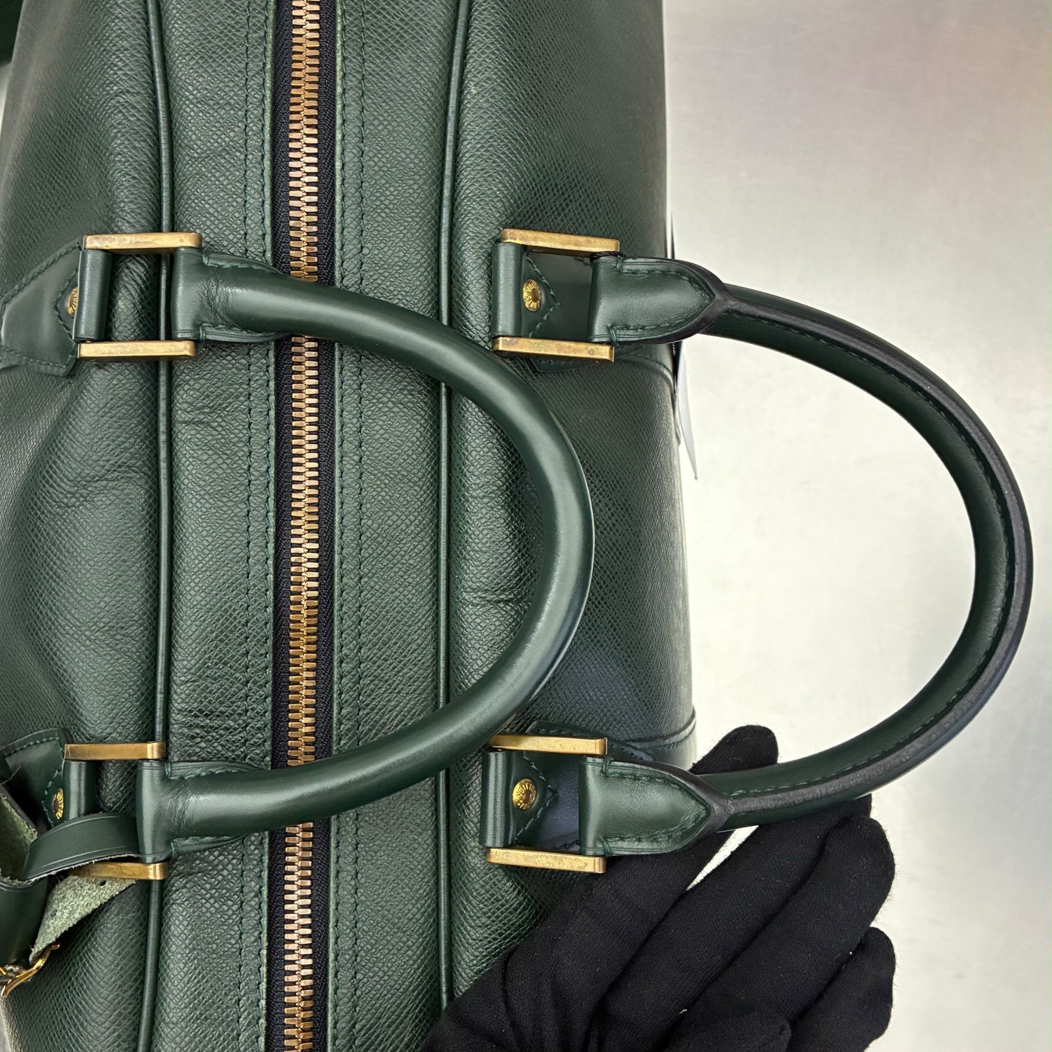 Louis Vuitton Kendall PM Taiga