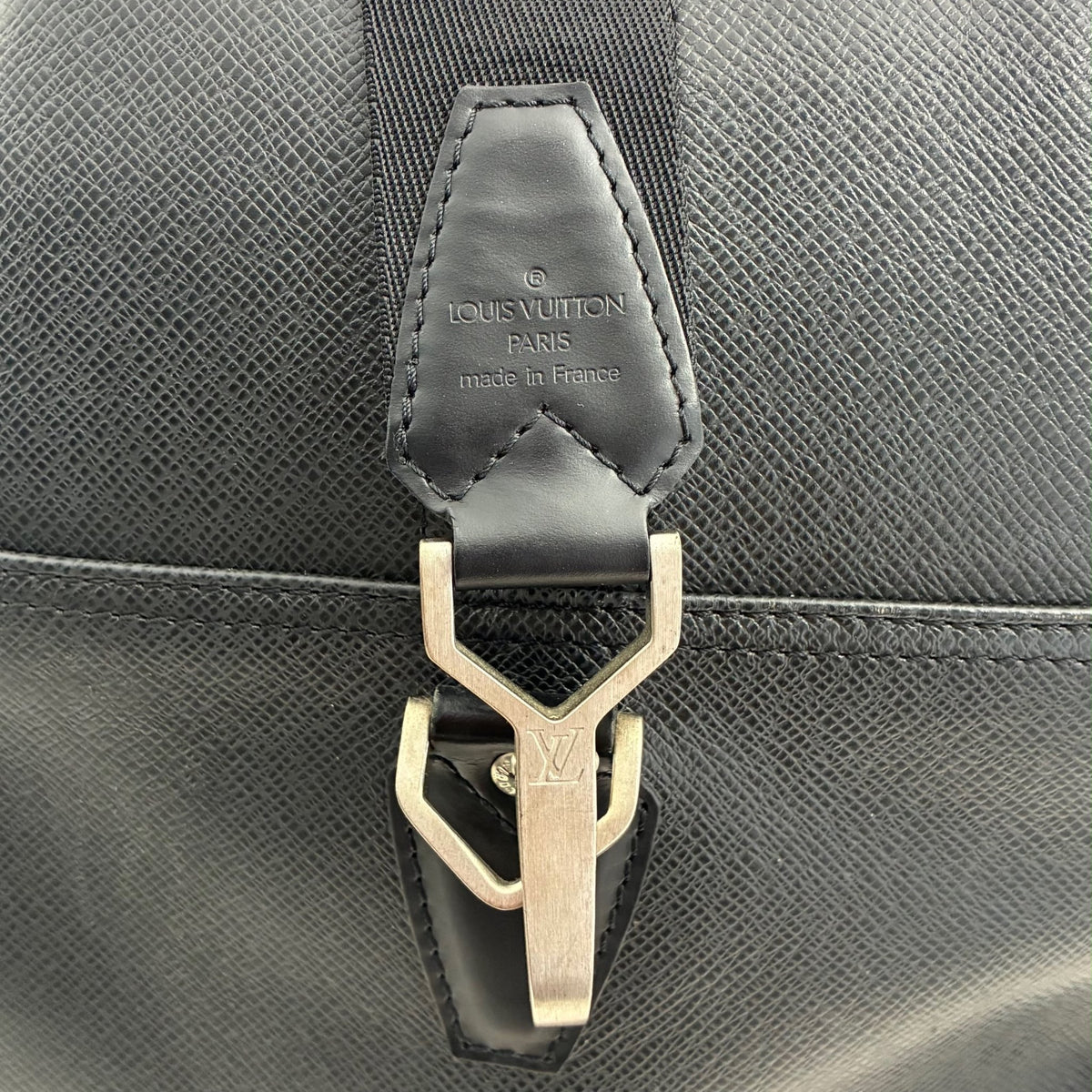 Louis Vuitton Kendall PM Taiga