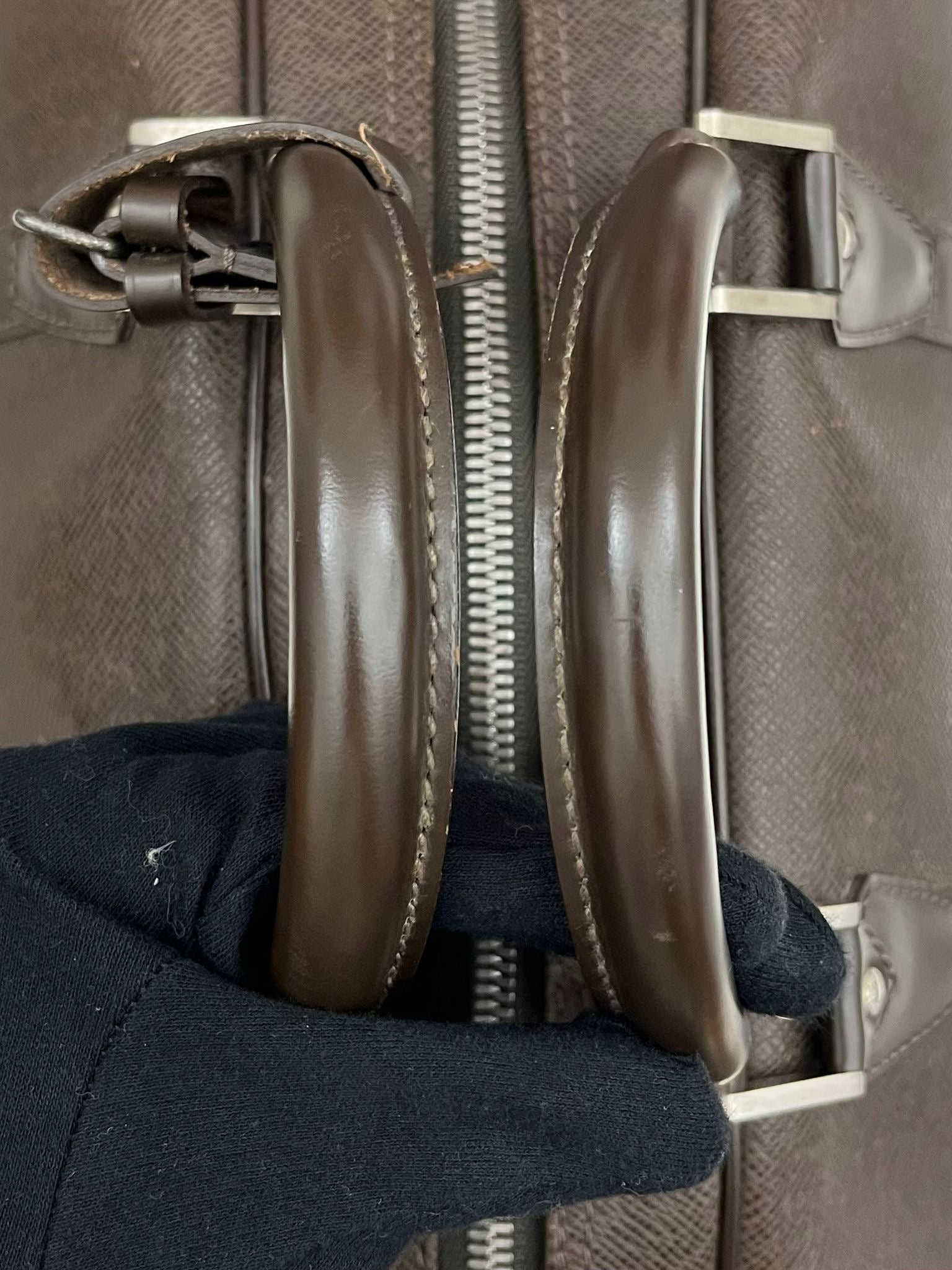 Louis Vuitton Kendall PM Taiga
