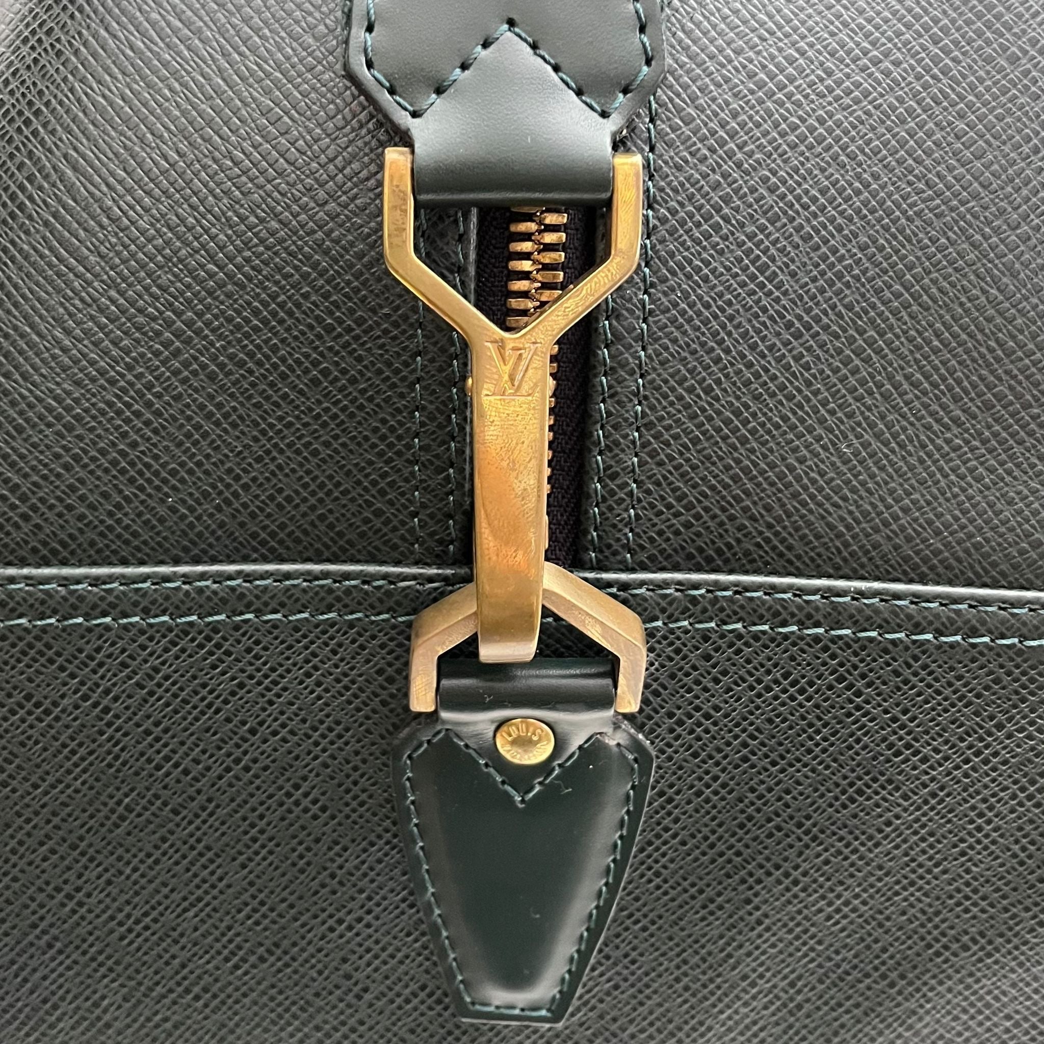 Louis Vuitton Kendall PM Taiga