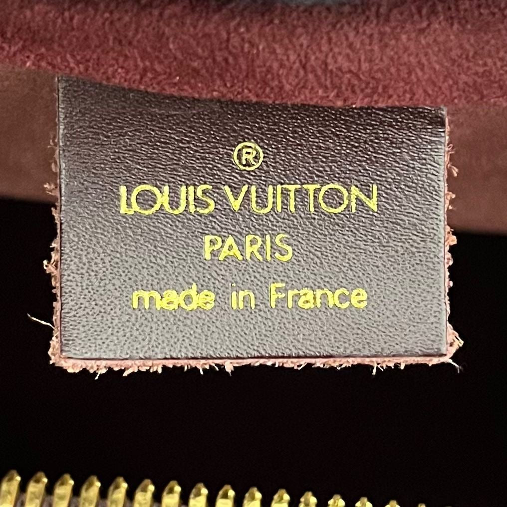Louis Vuitton Kendall PM Taiga