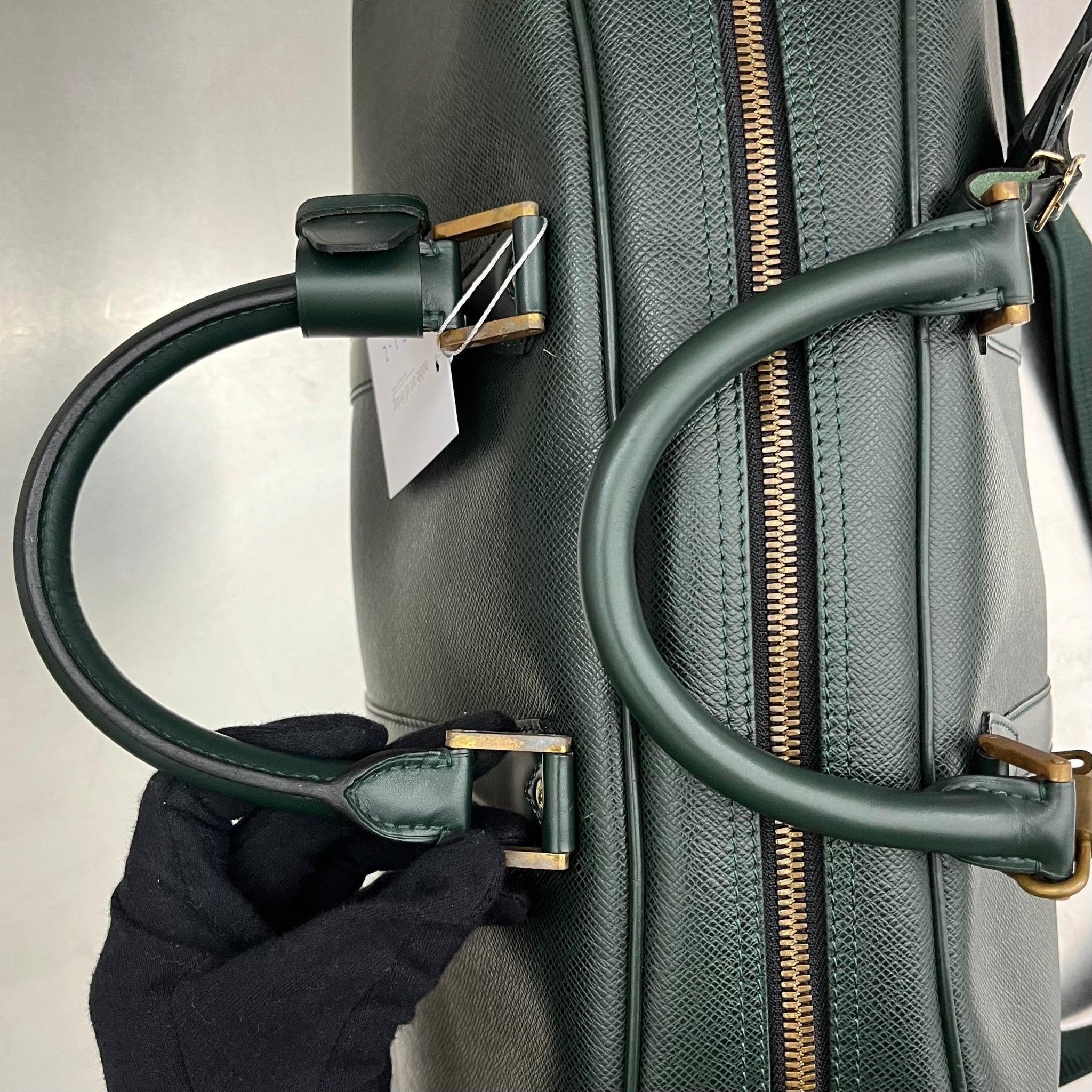 Louis Vuitton Kendall PM Taiga