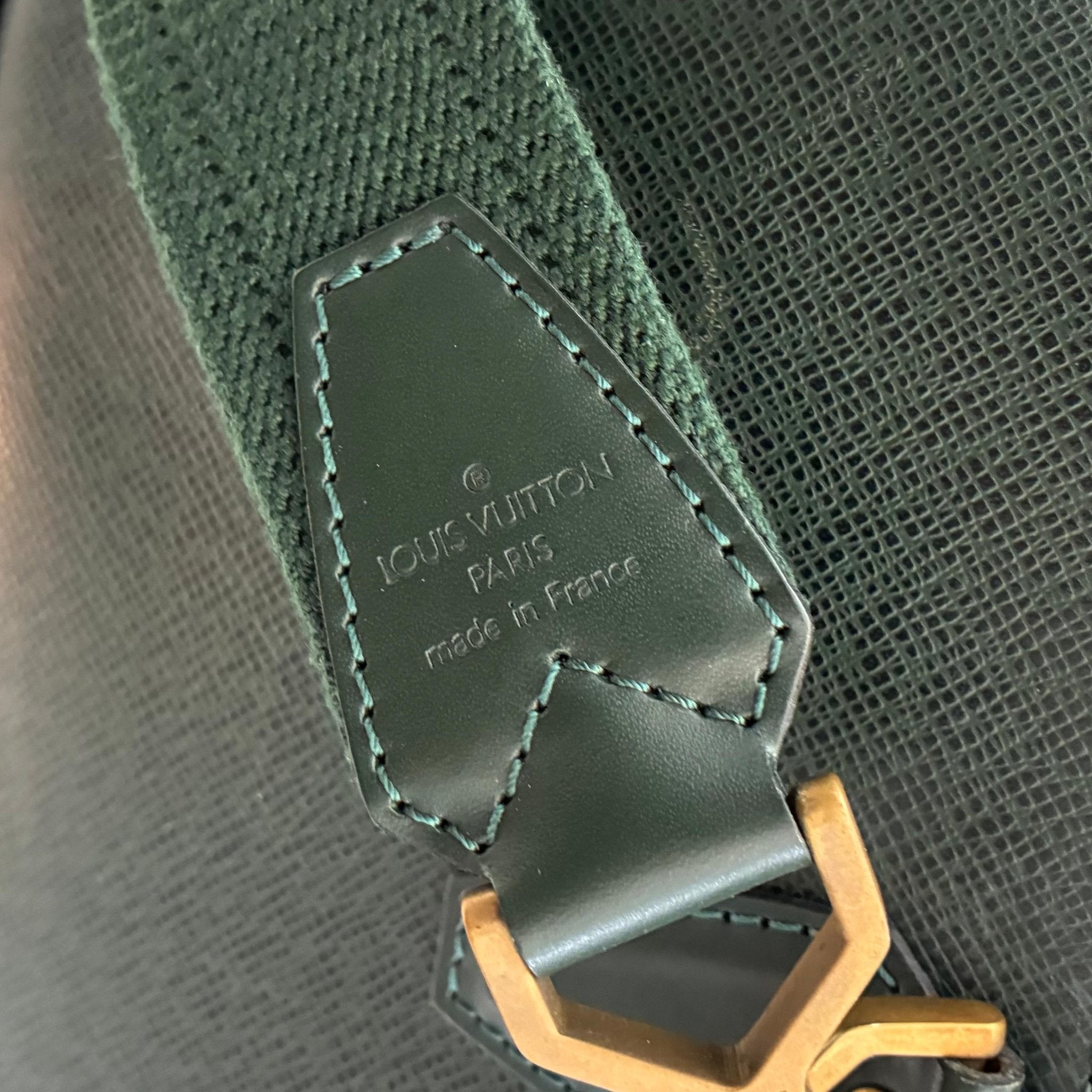 Louis Vuitton Kendall PM Taiga