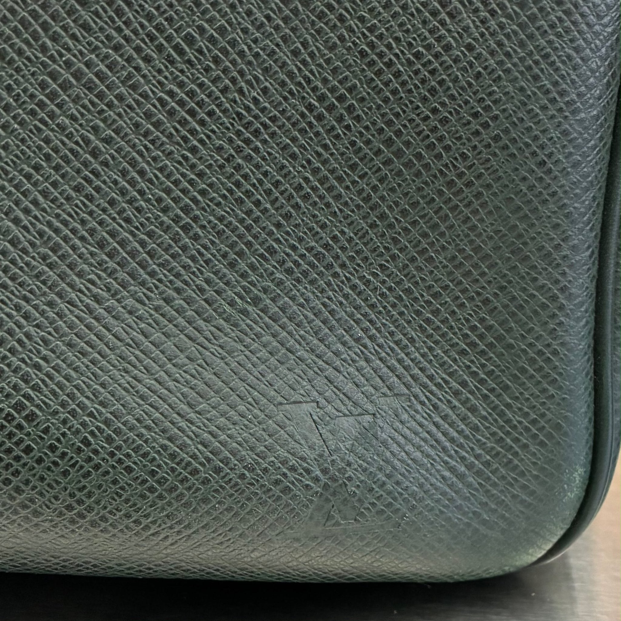 Louis Vuitton Kendall PM Taiga