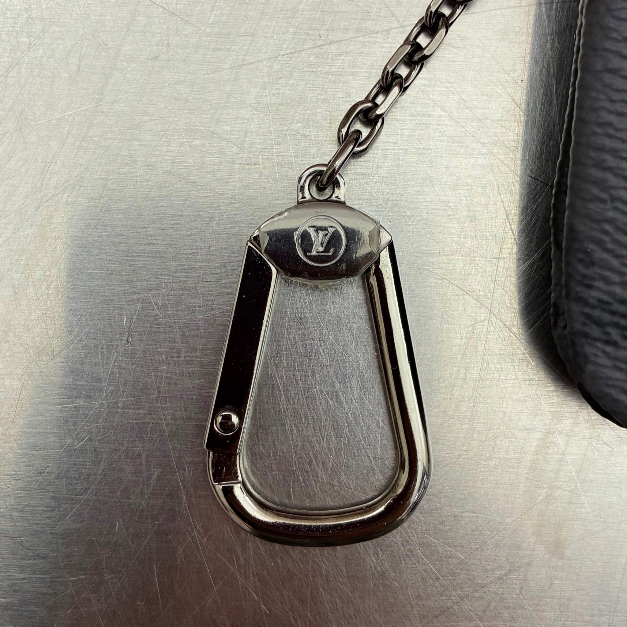 Louis Vuitton Key Pouch Monogram Eclipse / Eclipse Reverse