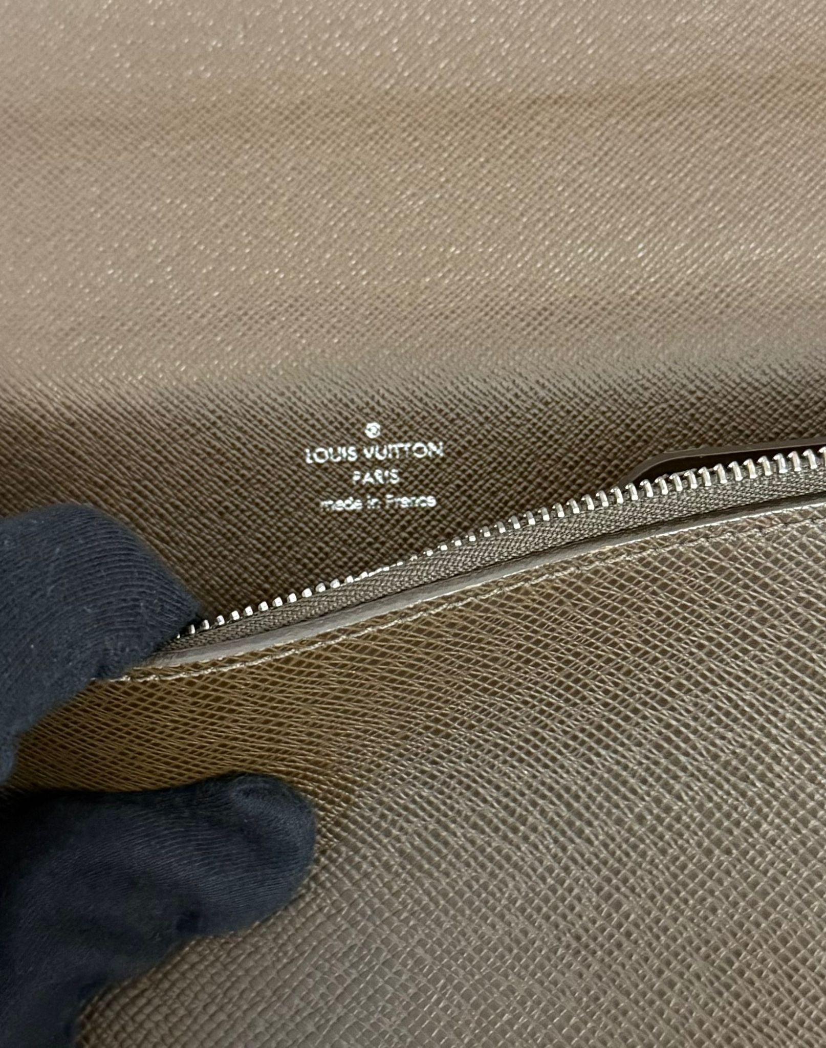 Louis Vuitton Laguito Taiga