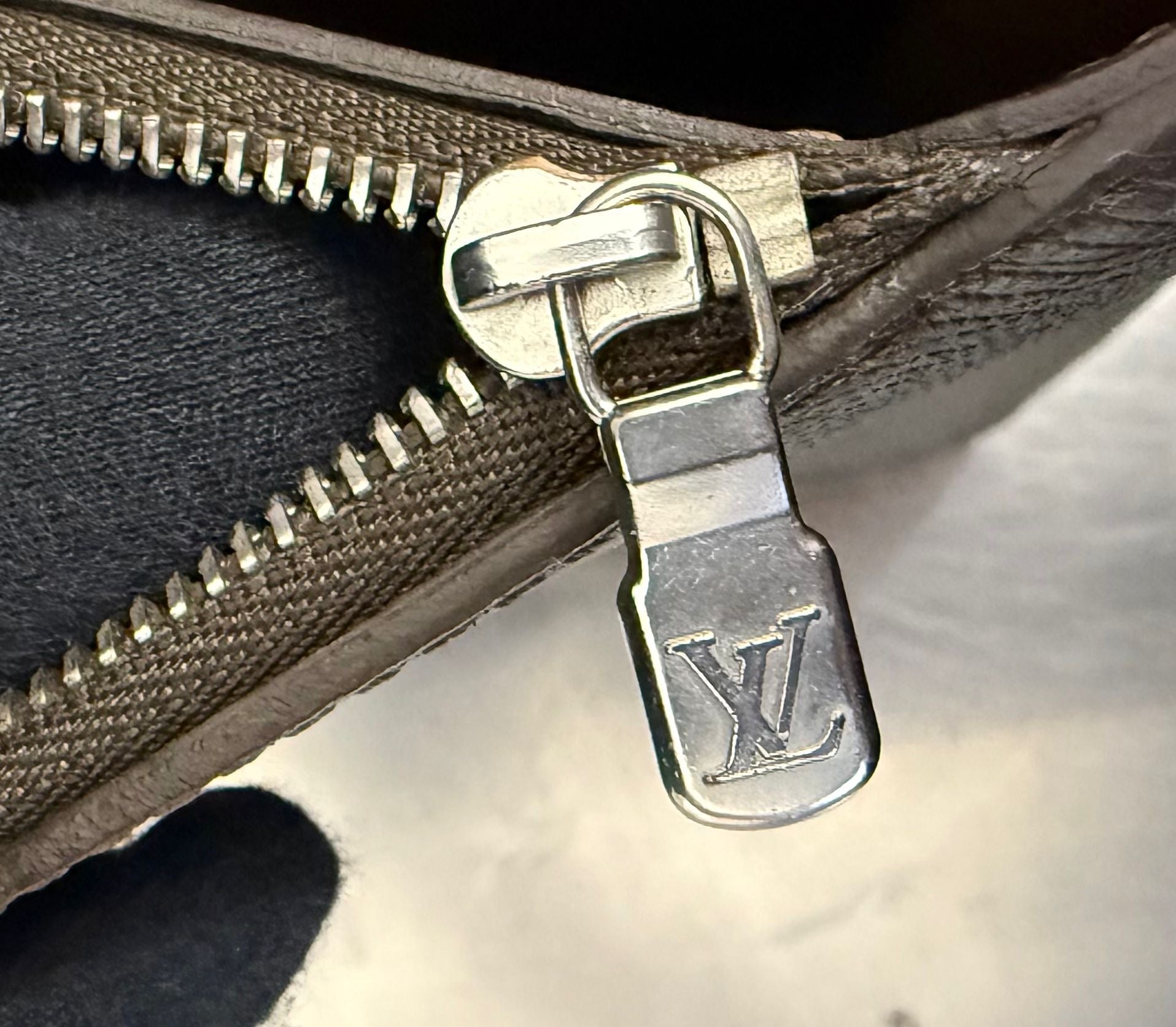 Louis Vuitton Laguito Taiga