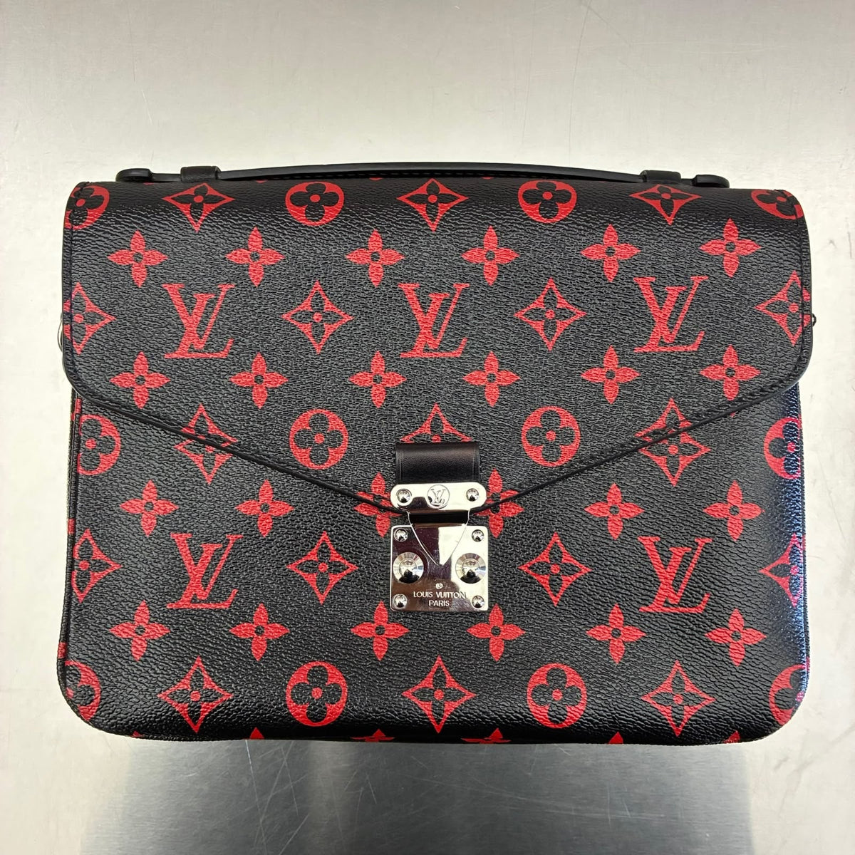 Louis Vuitton Metis Infrarouge Monogram