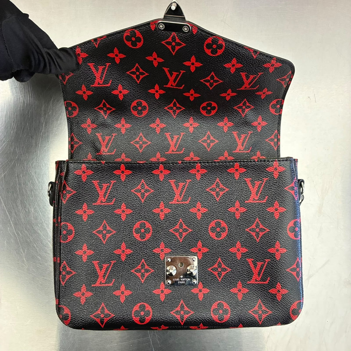 Louis Vuitton Metis Infrarouge Monogram