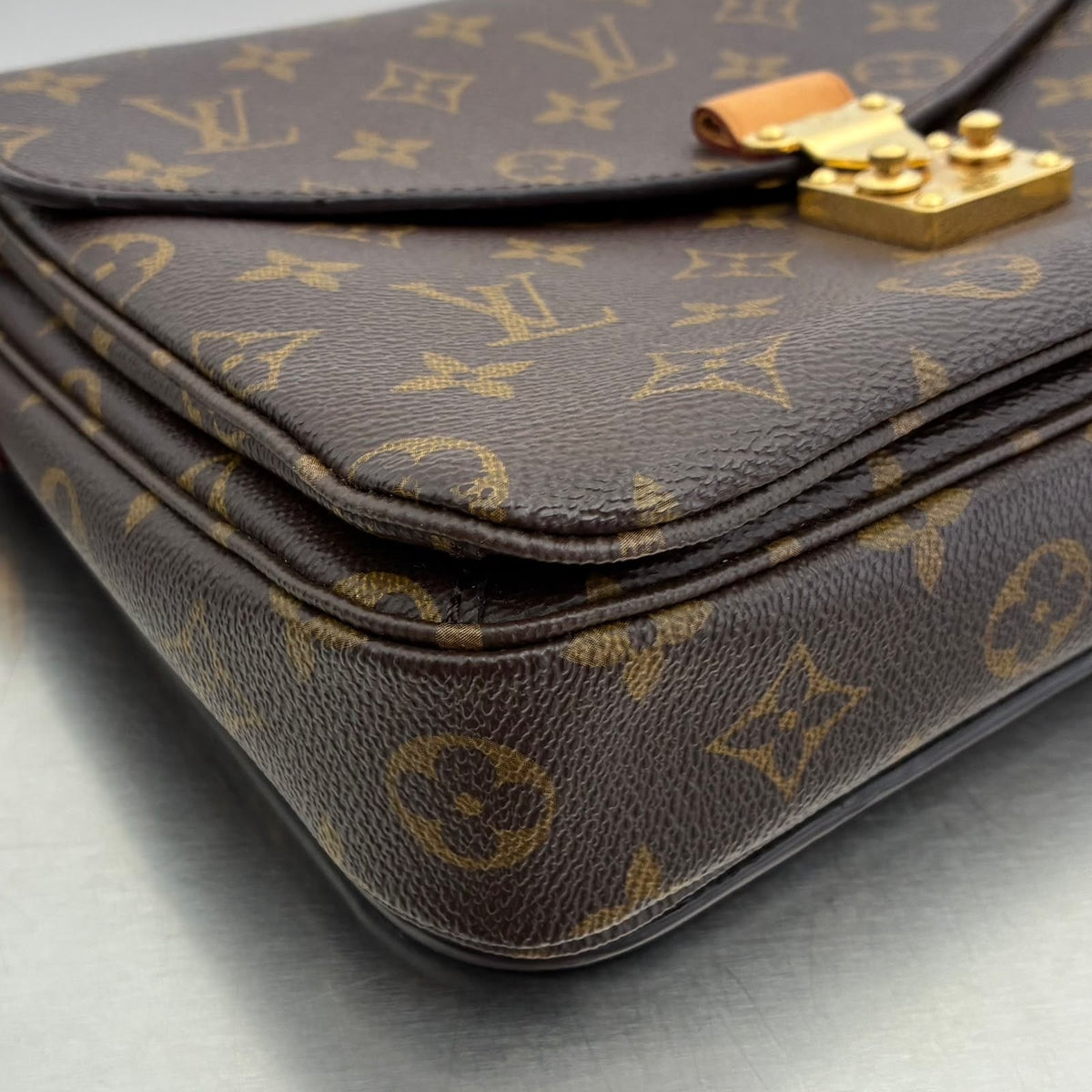 Louis Vuitton Metis Monogram