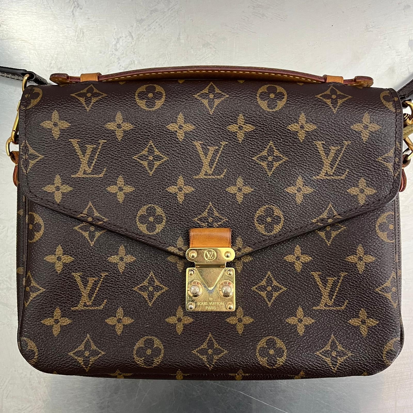 Louis Vuitton Metis Monogram