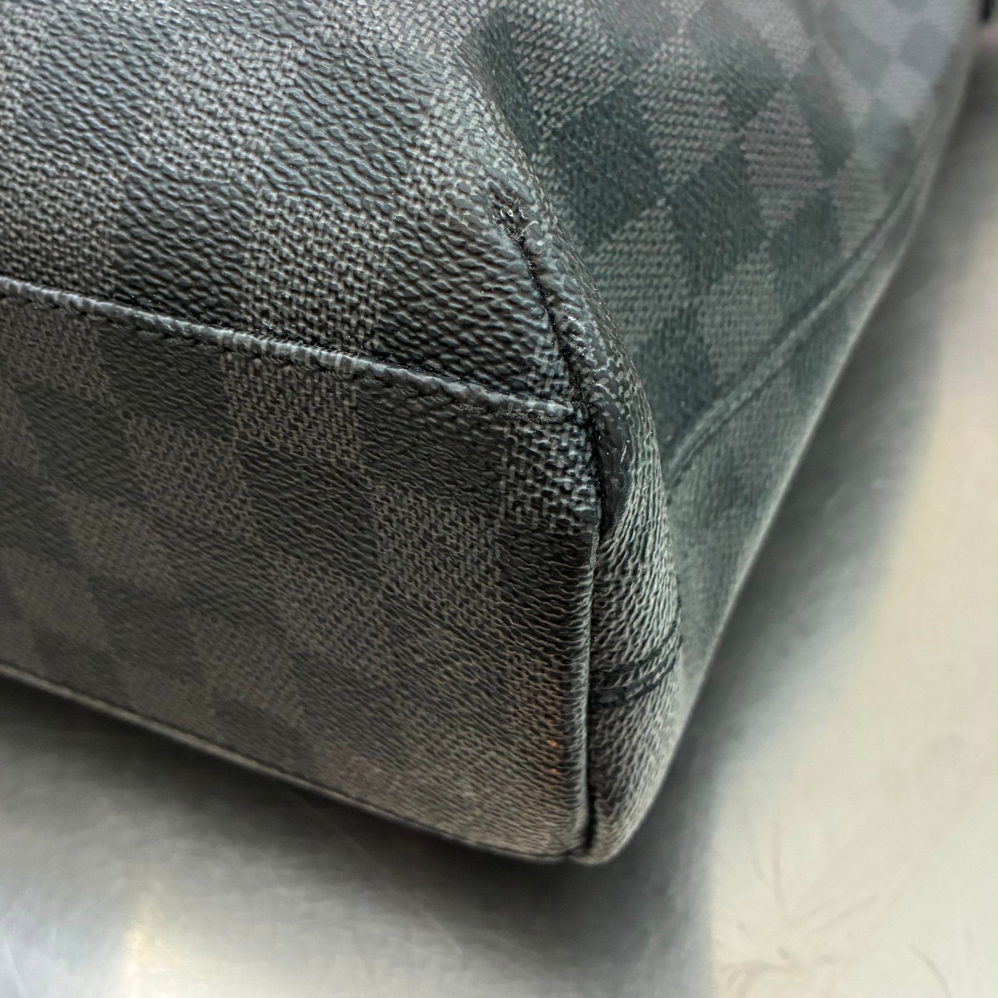 Louis Vuitton Mick GM Damier Graphite