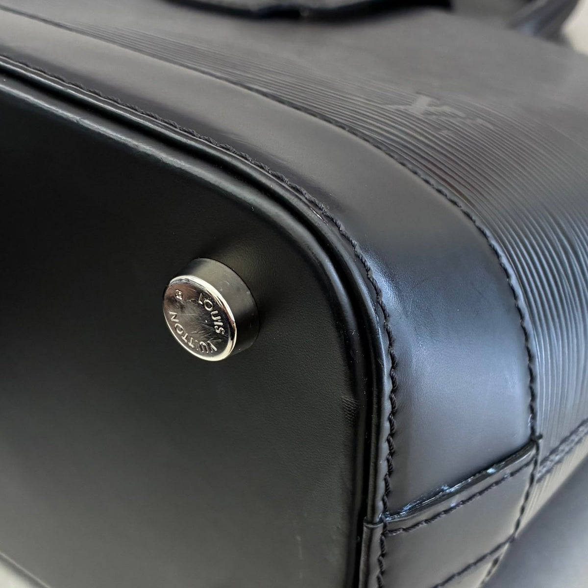 Louis Vuitton Mirabeau PM Epi