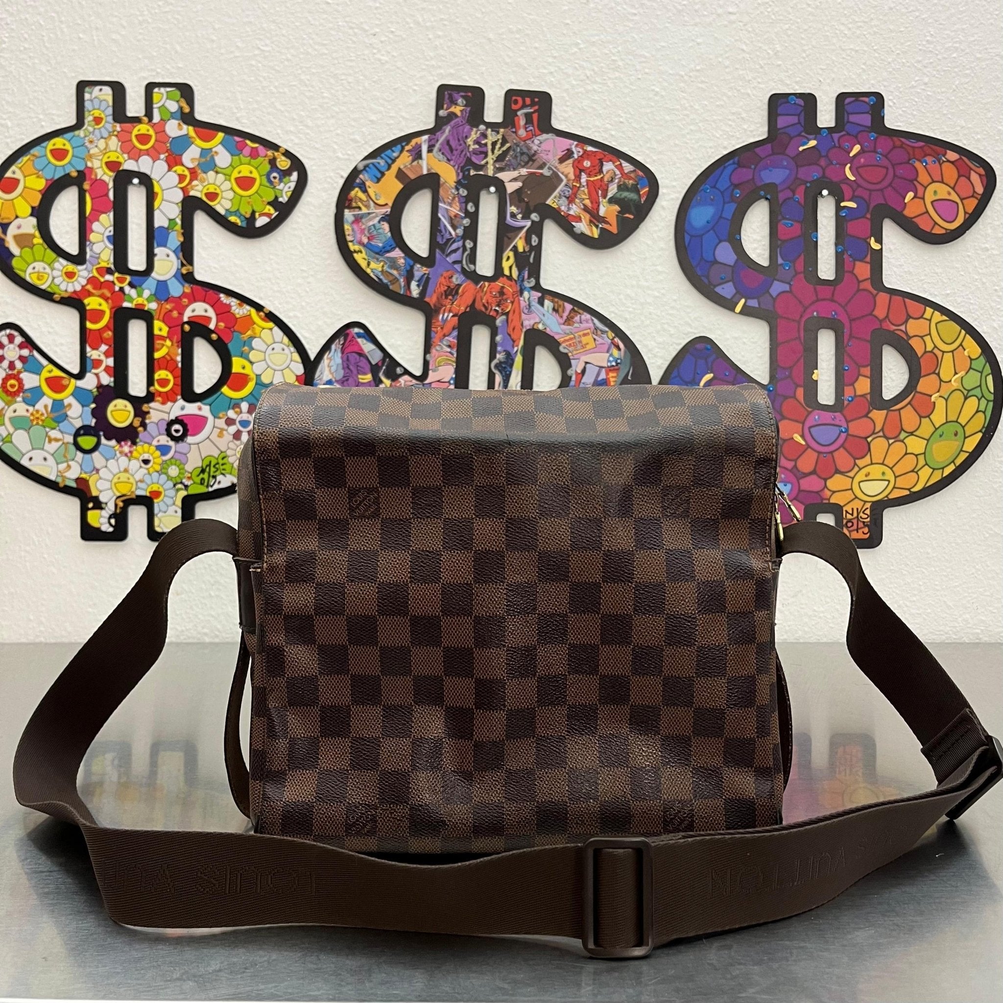 Louis Vuitton Naviglio Messenger Damier