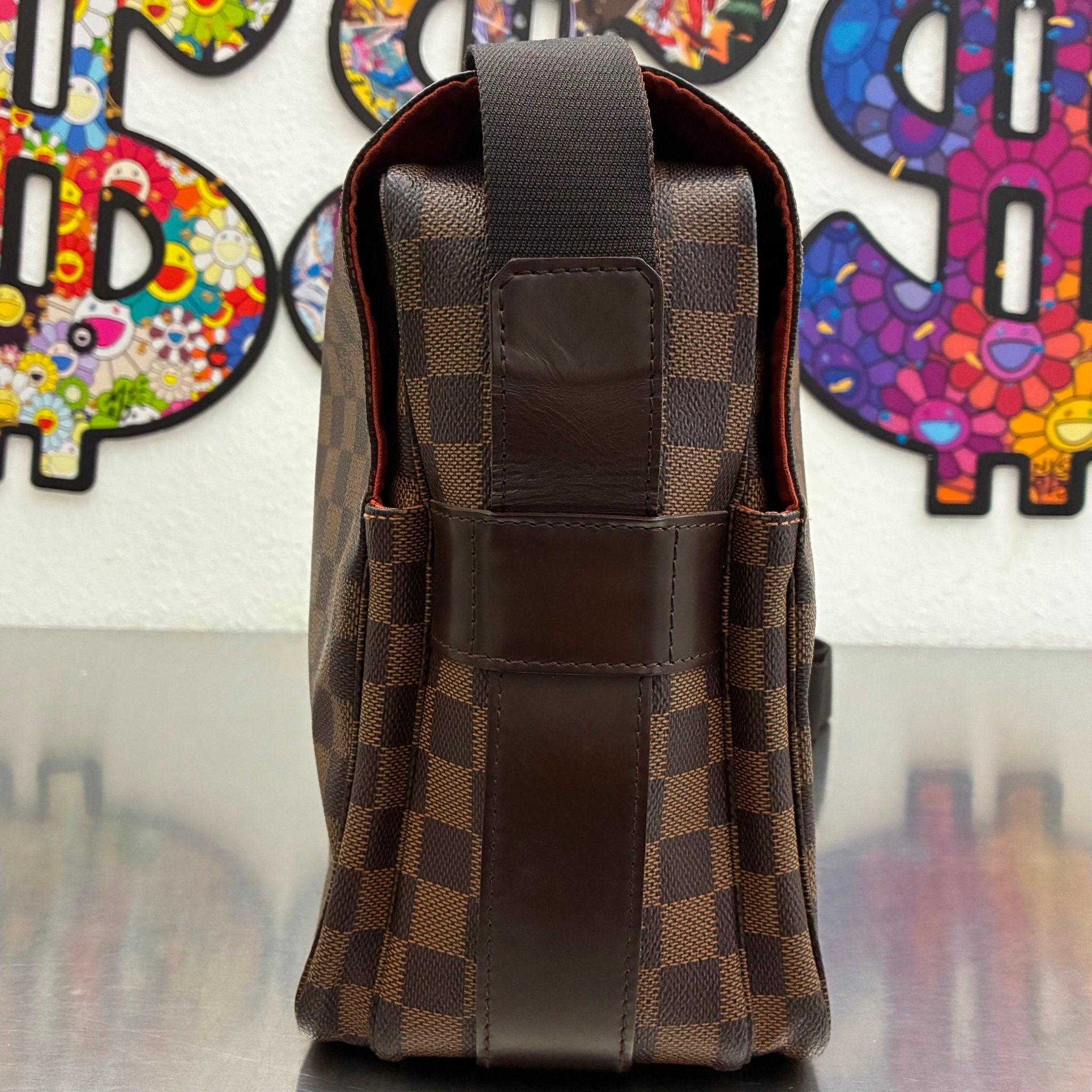 Louis Vuitton Naviglio Messenger Damier Ebene