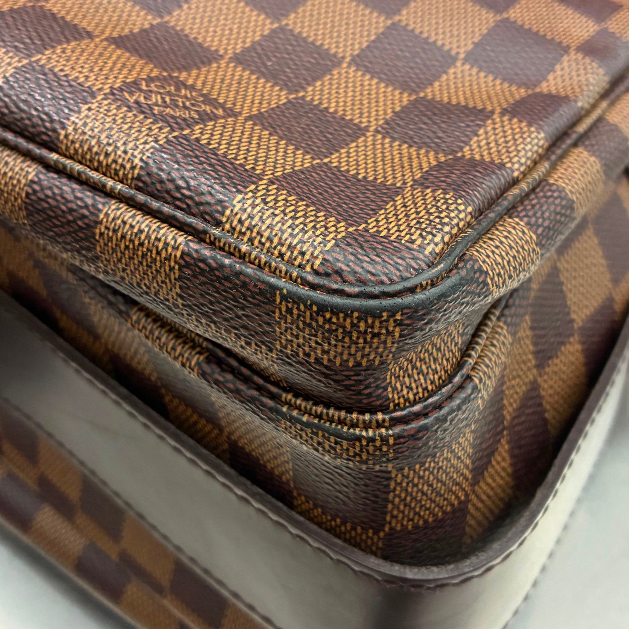 Louis Vuitton Naviglio Messenger Damier Ebene