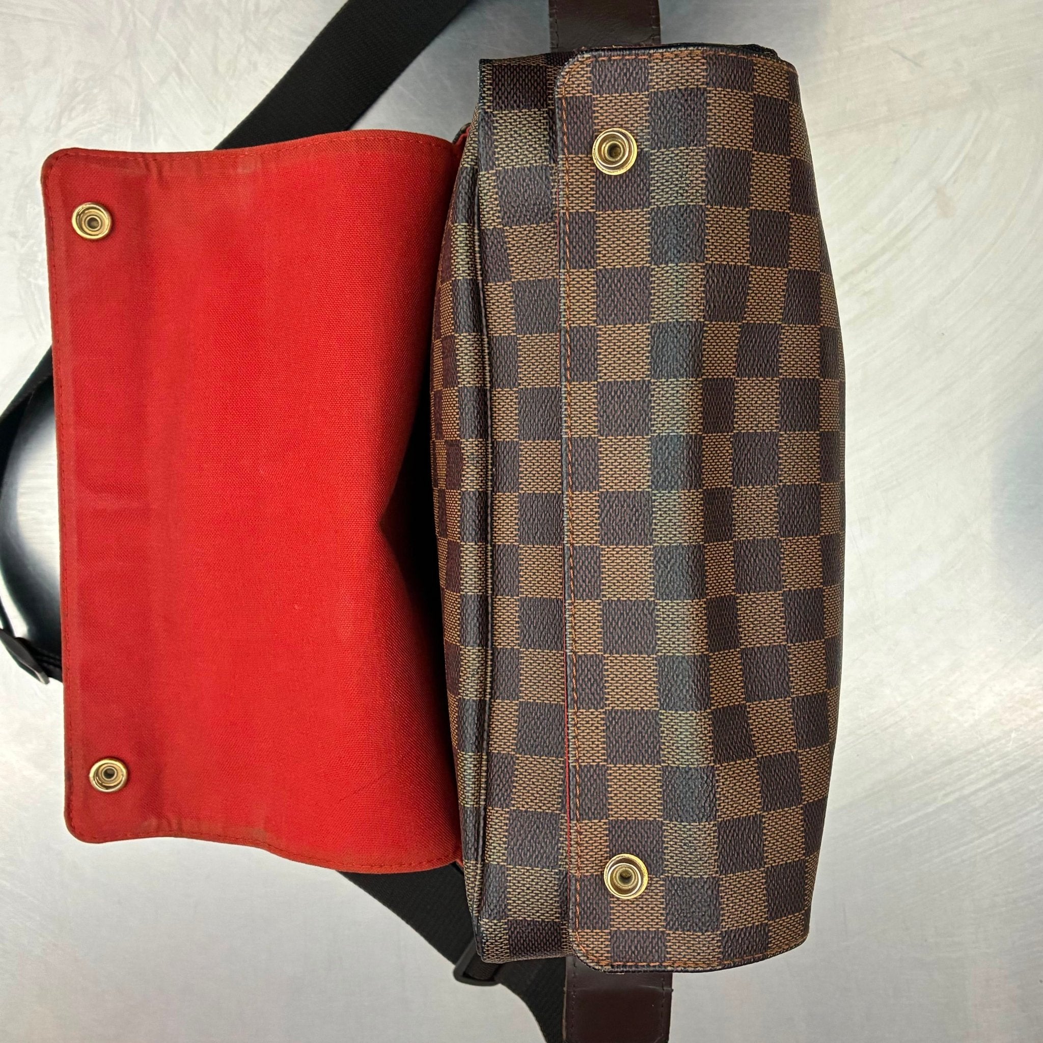 Louis Vuitton Naviglio Messenger Damier Ebene