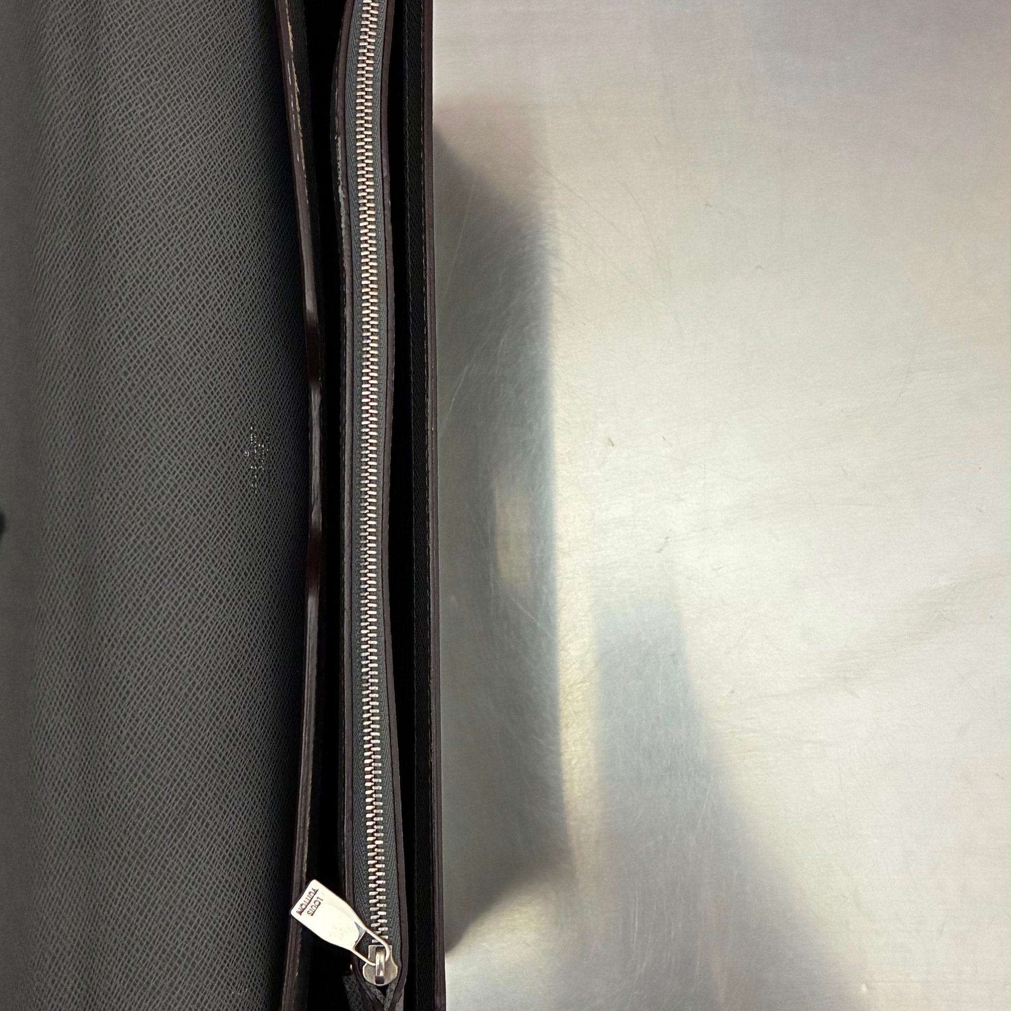 Louis Vuitton Neo Robusto I Taiga