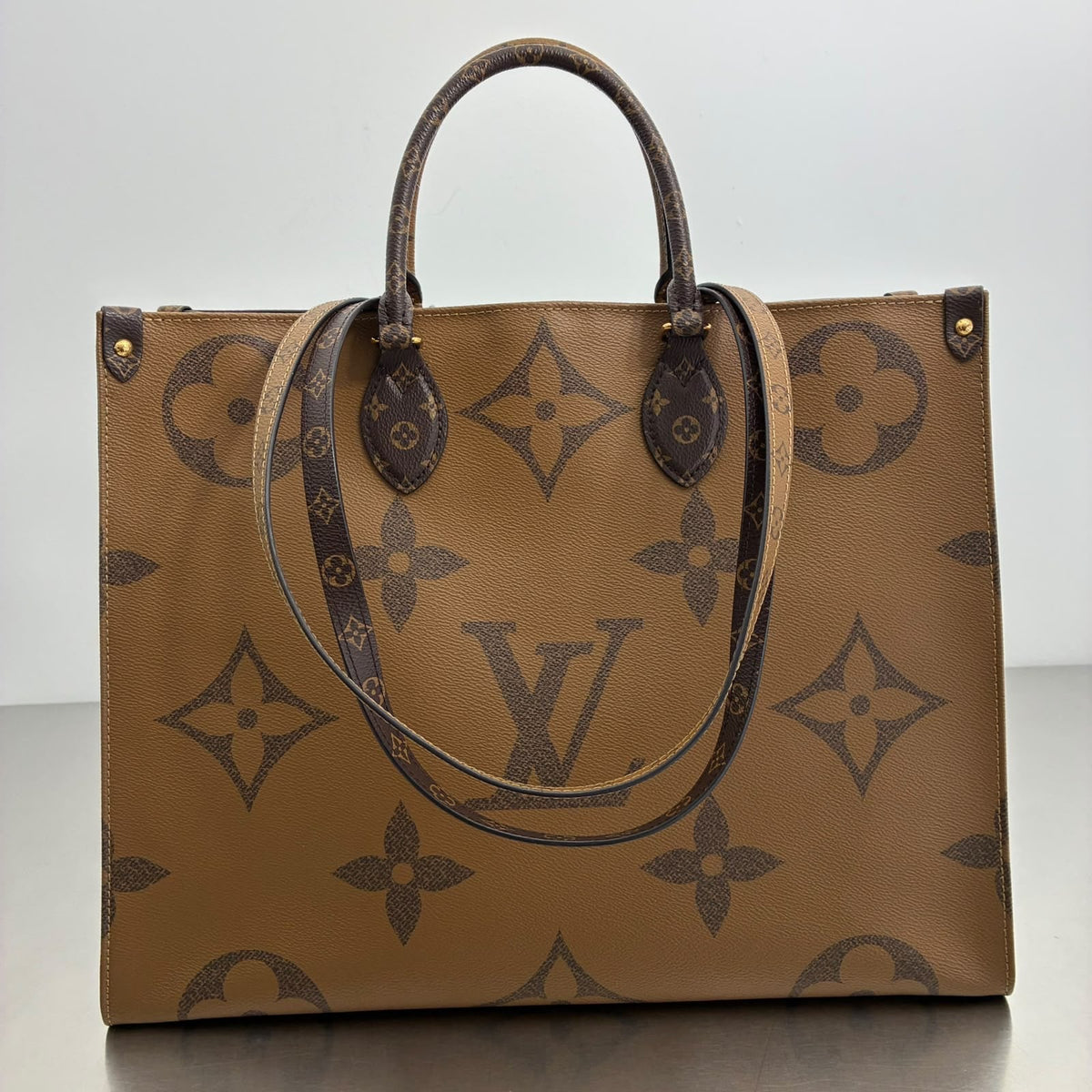 Louis Vuitton OnTheGo GM