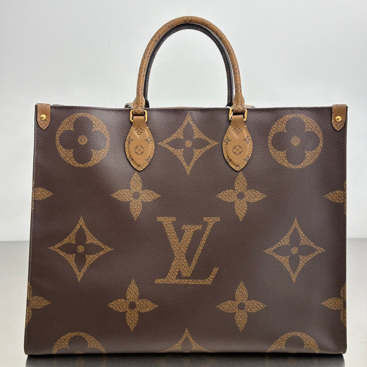 Louis Vuitton OnTheGo GM