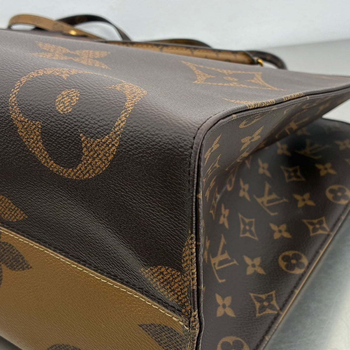 Louis Vuitton OnTheGo GM