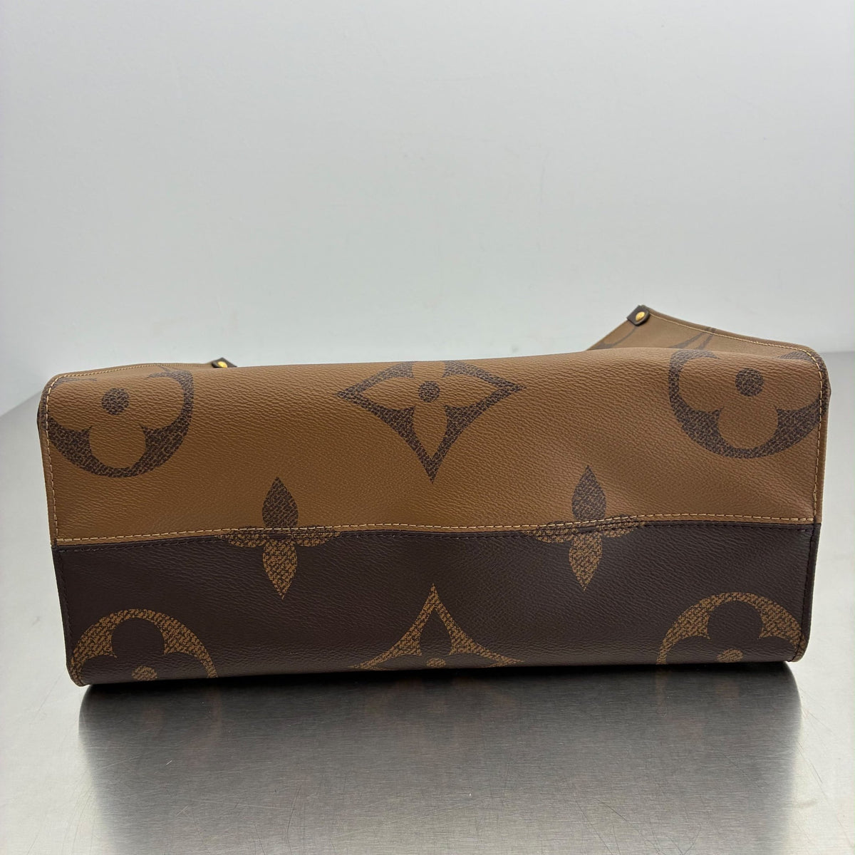 Louis Vuitton OnTheGo MM