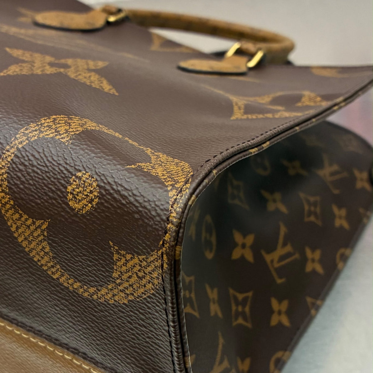 Louis Vuitton OnTheGo MM