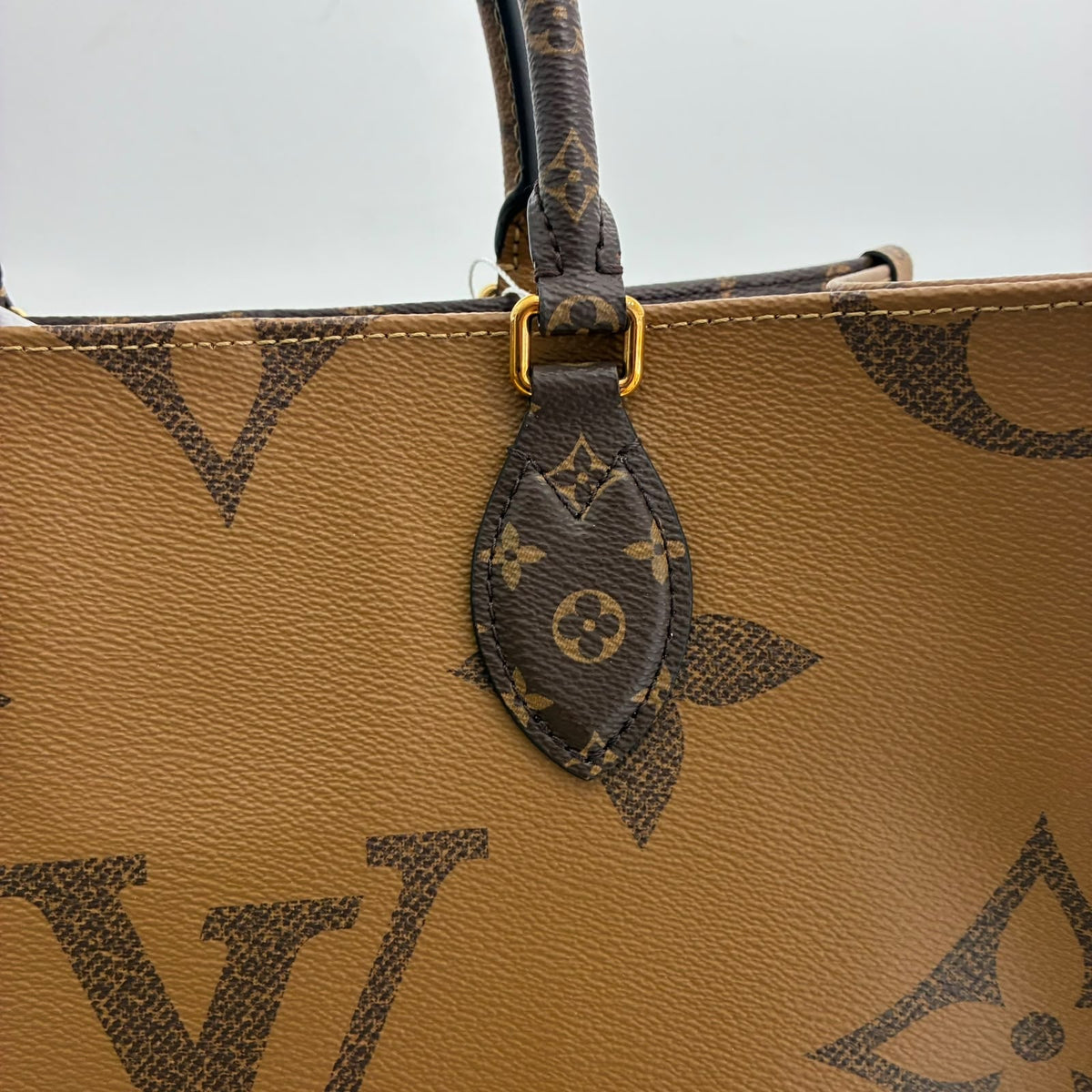 Louis Vuitton OnTheGo MM