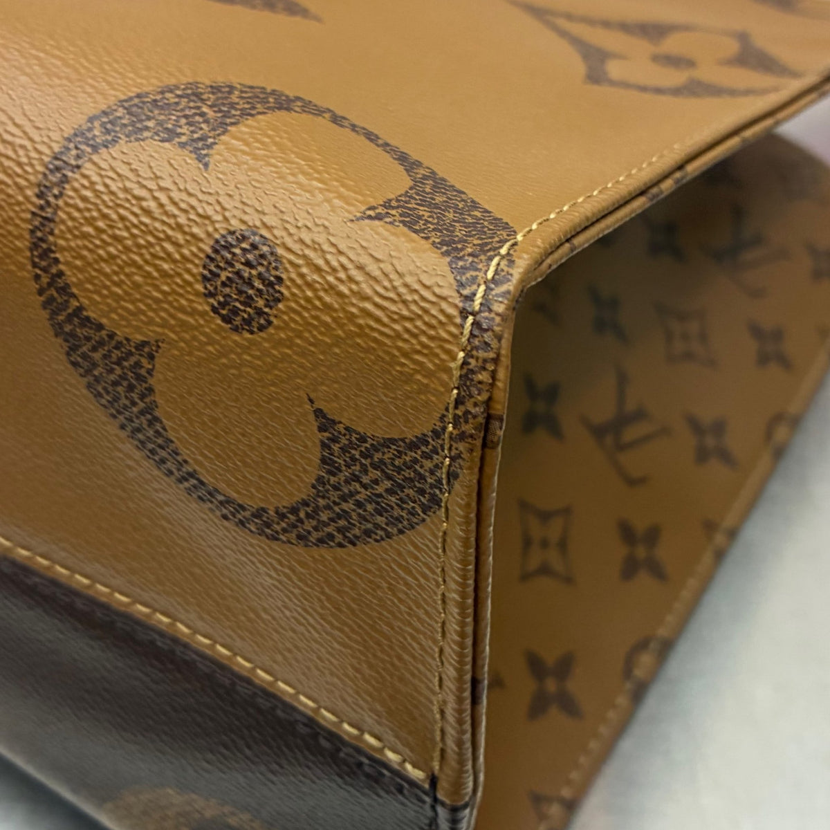 Louis Vuitton OnTheGo MM