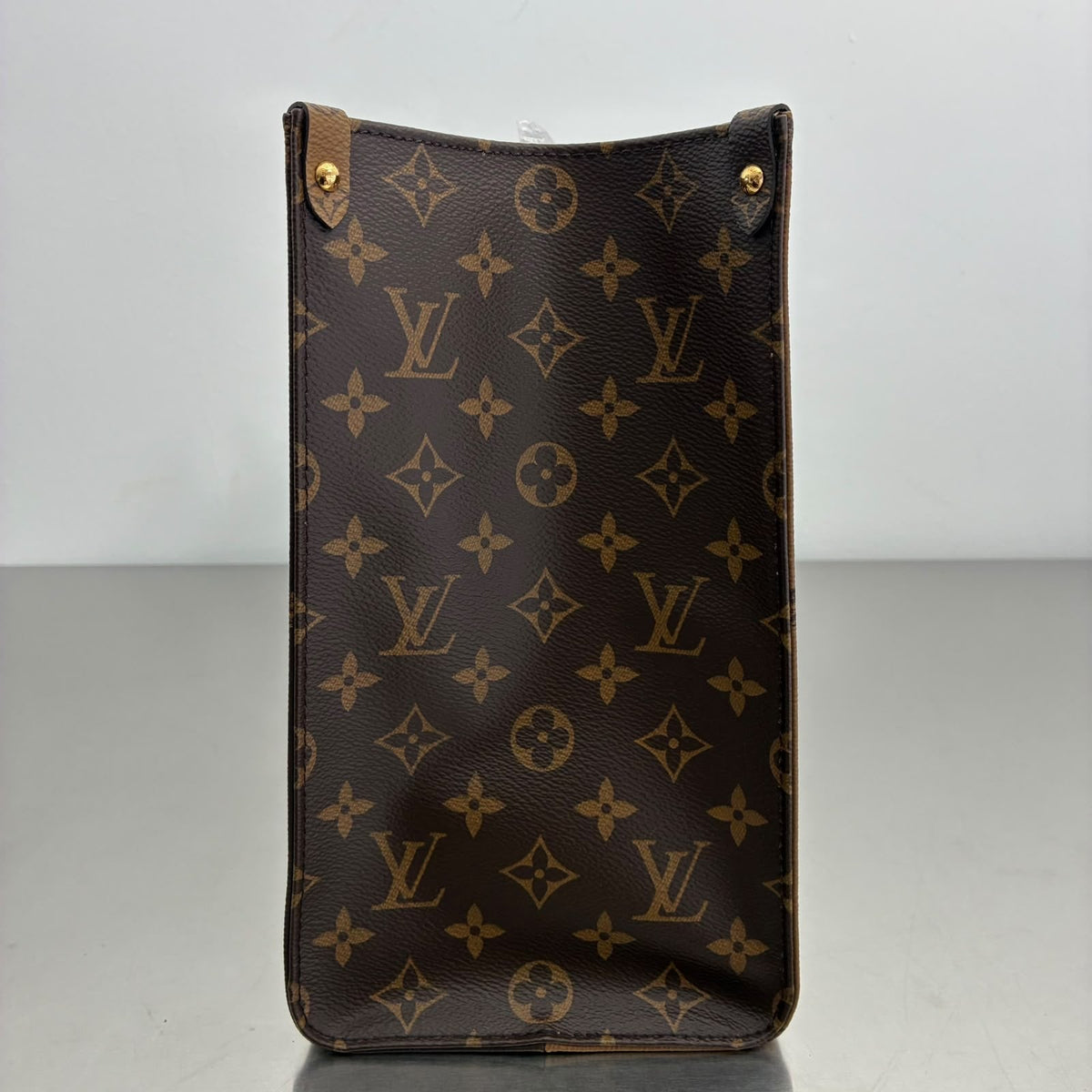 Louis Vuitton OnTheGo MM