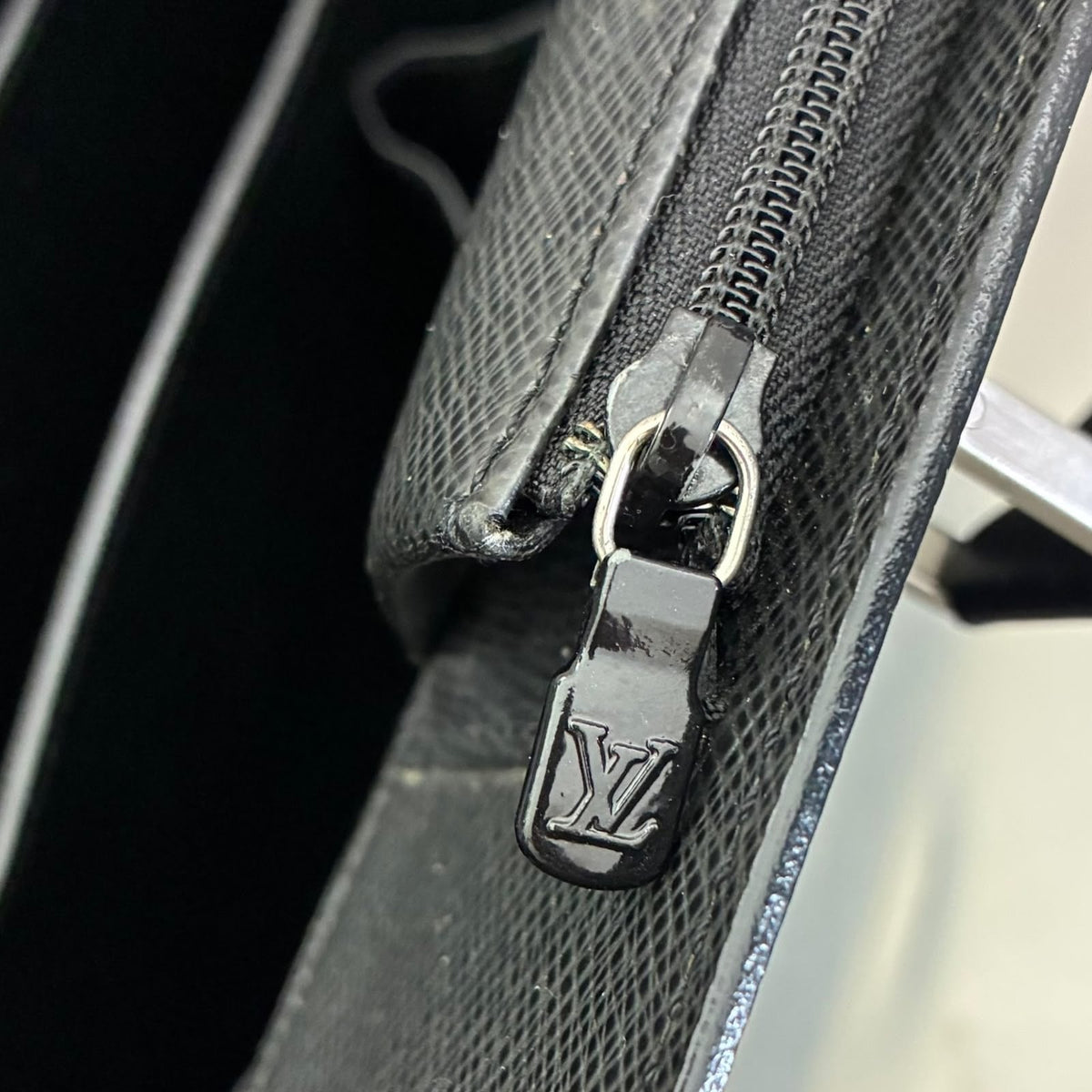 Louis Vuitton Oural Pilot Case Taiga