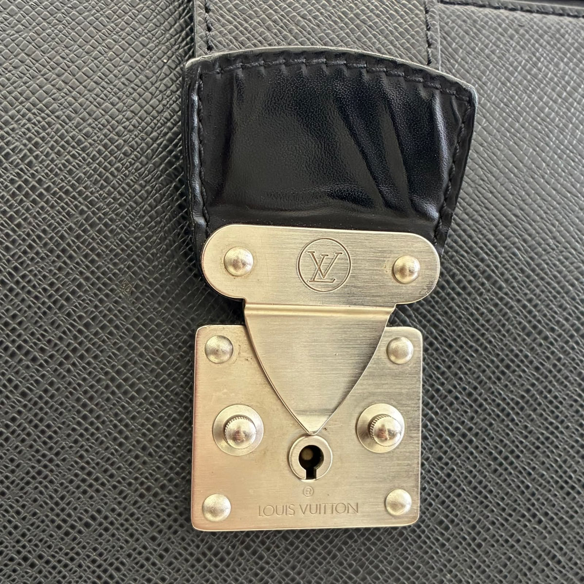 Louis Vuitton Oural Pilot Case Taiga
