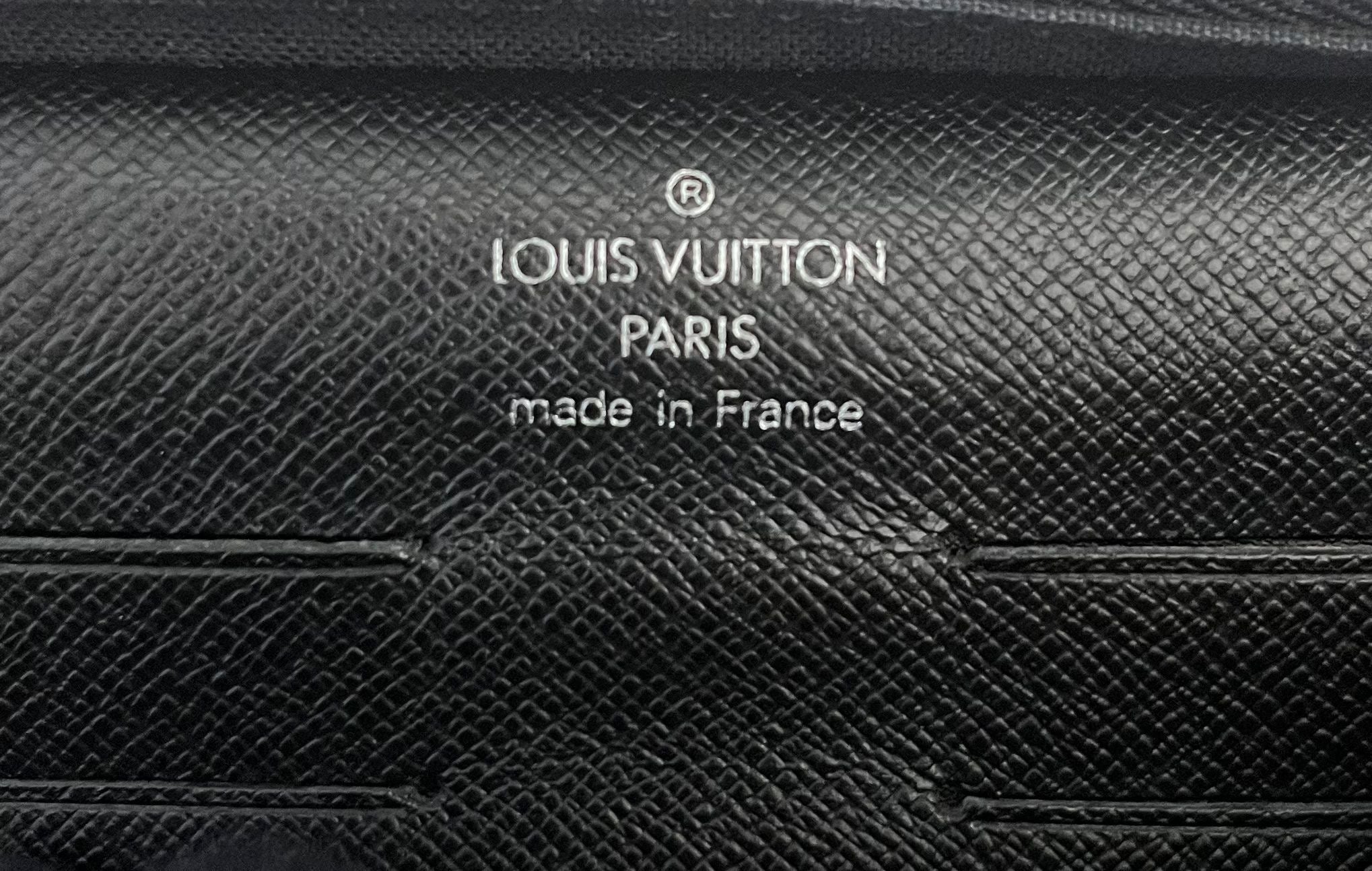 Louis Vuitton Pavel Taiga Leder