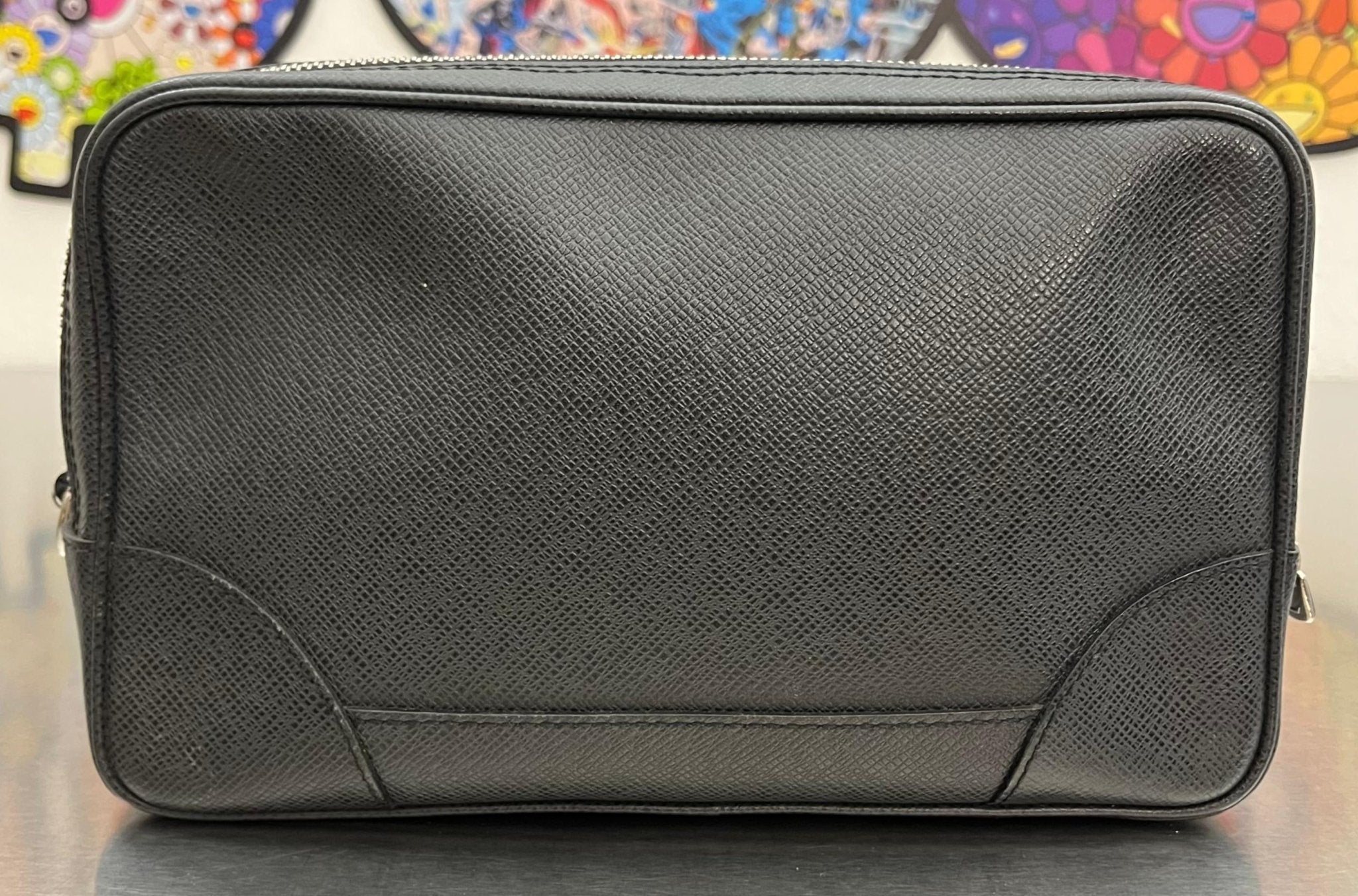 Louis Vuitton Pavel Taiga Leder