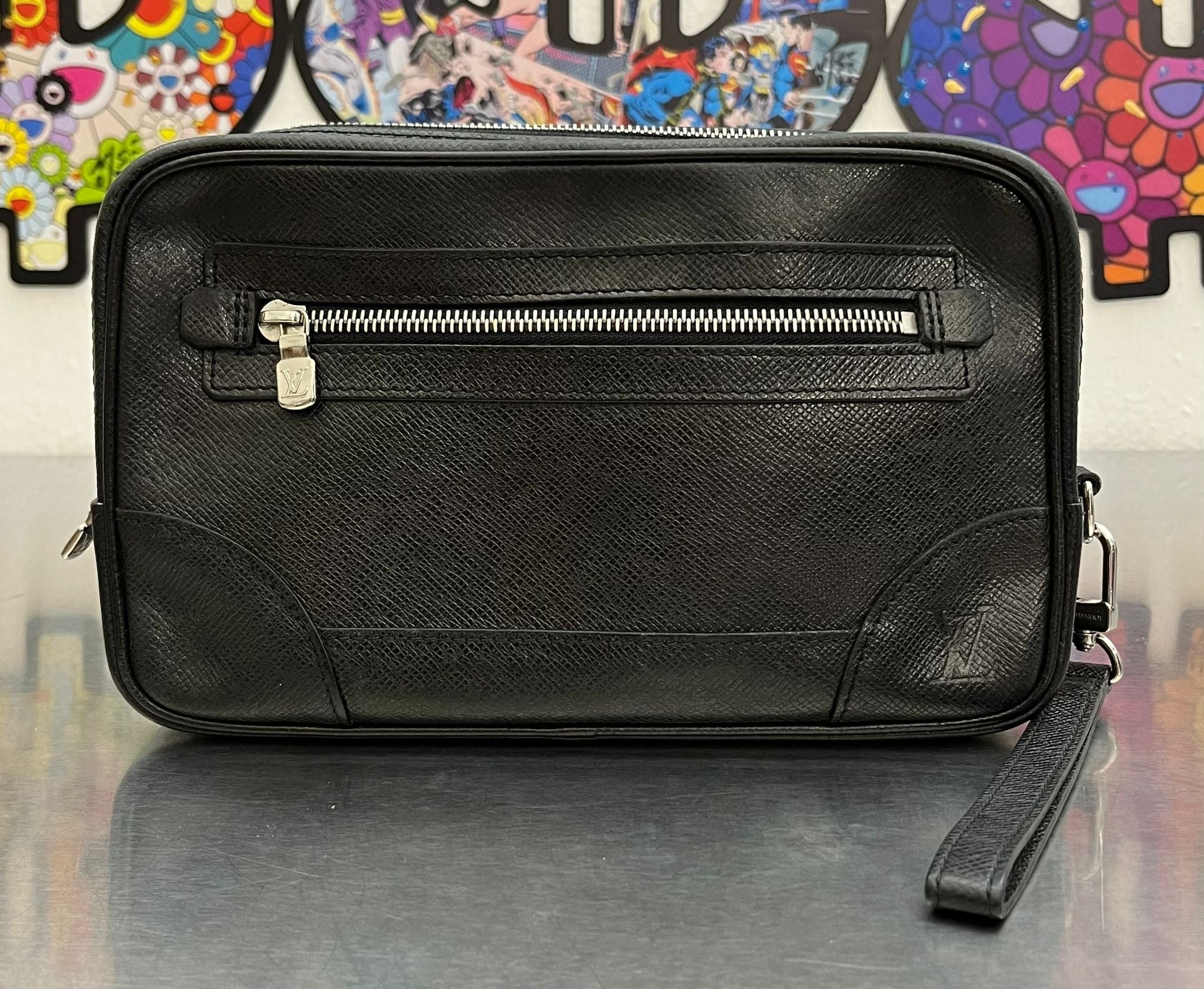 Louis Vuitton Pavel Taiga Leder