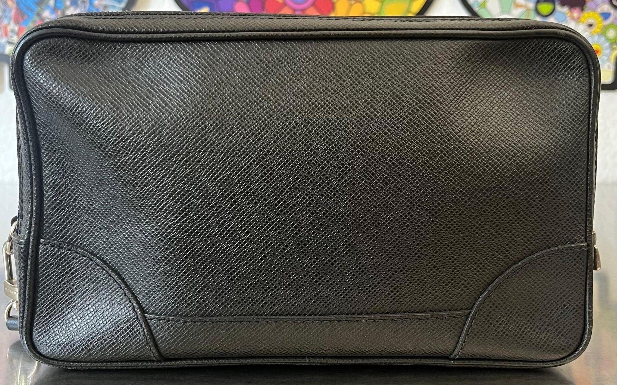 Louis Vuitton Pavel Taiga Leder