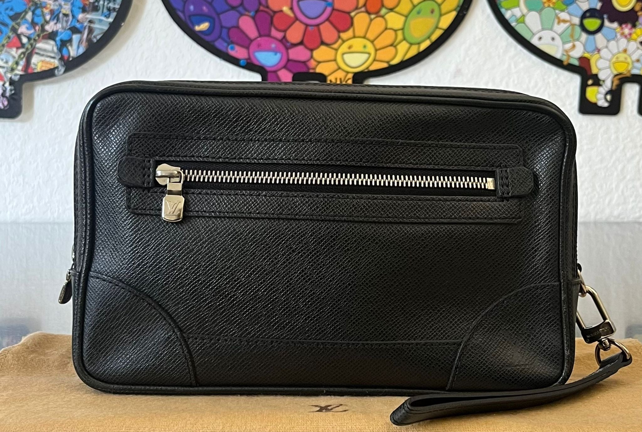 Louis Vuitton Pavel Taiga Leder